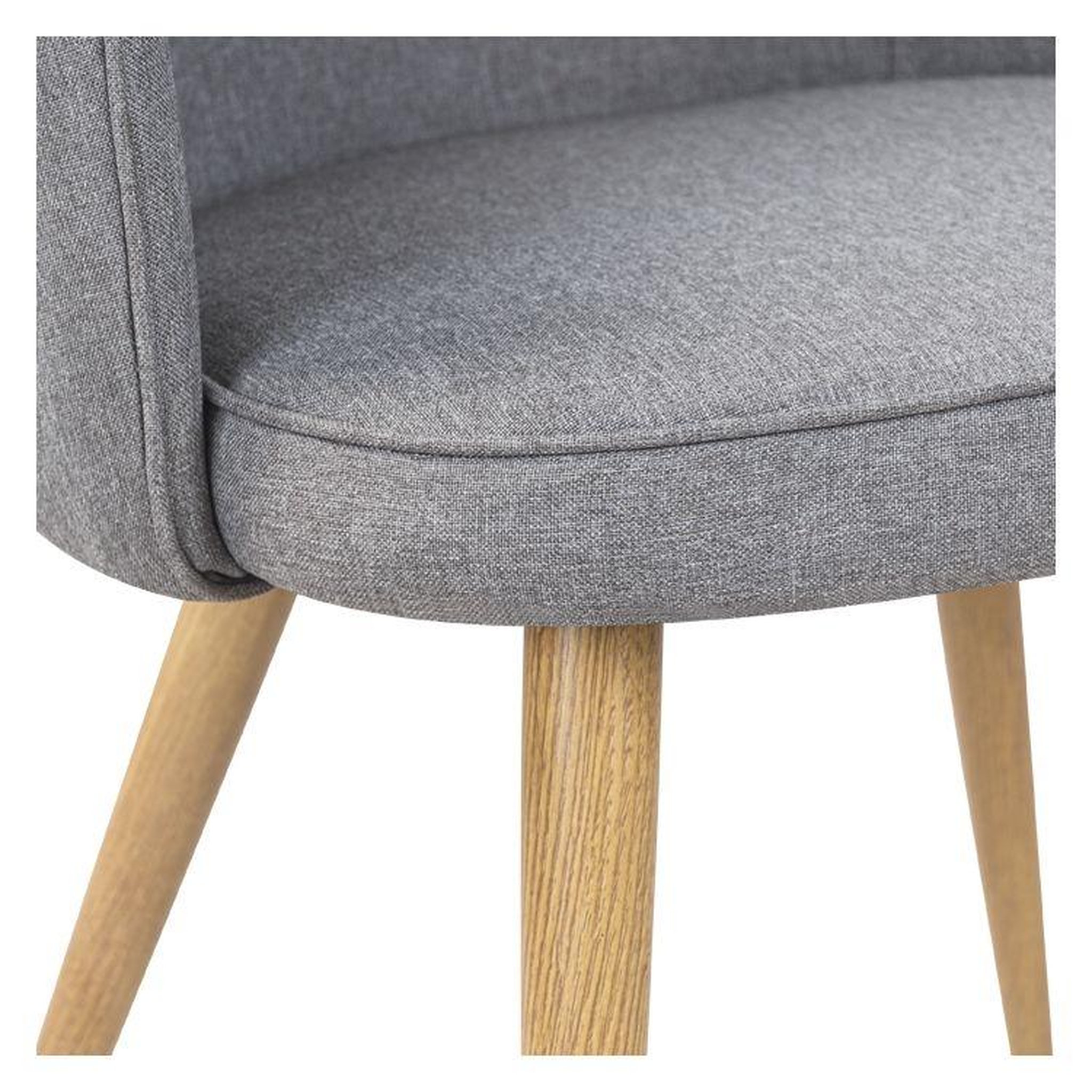 Voir la diapositive 6 : MAISON PAVANE Lot de 2 chaises en tissu gris clair et pieds en métal-chiara