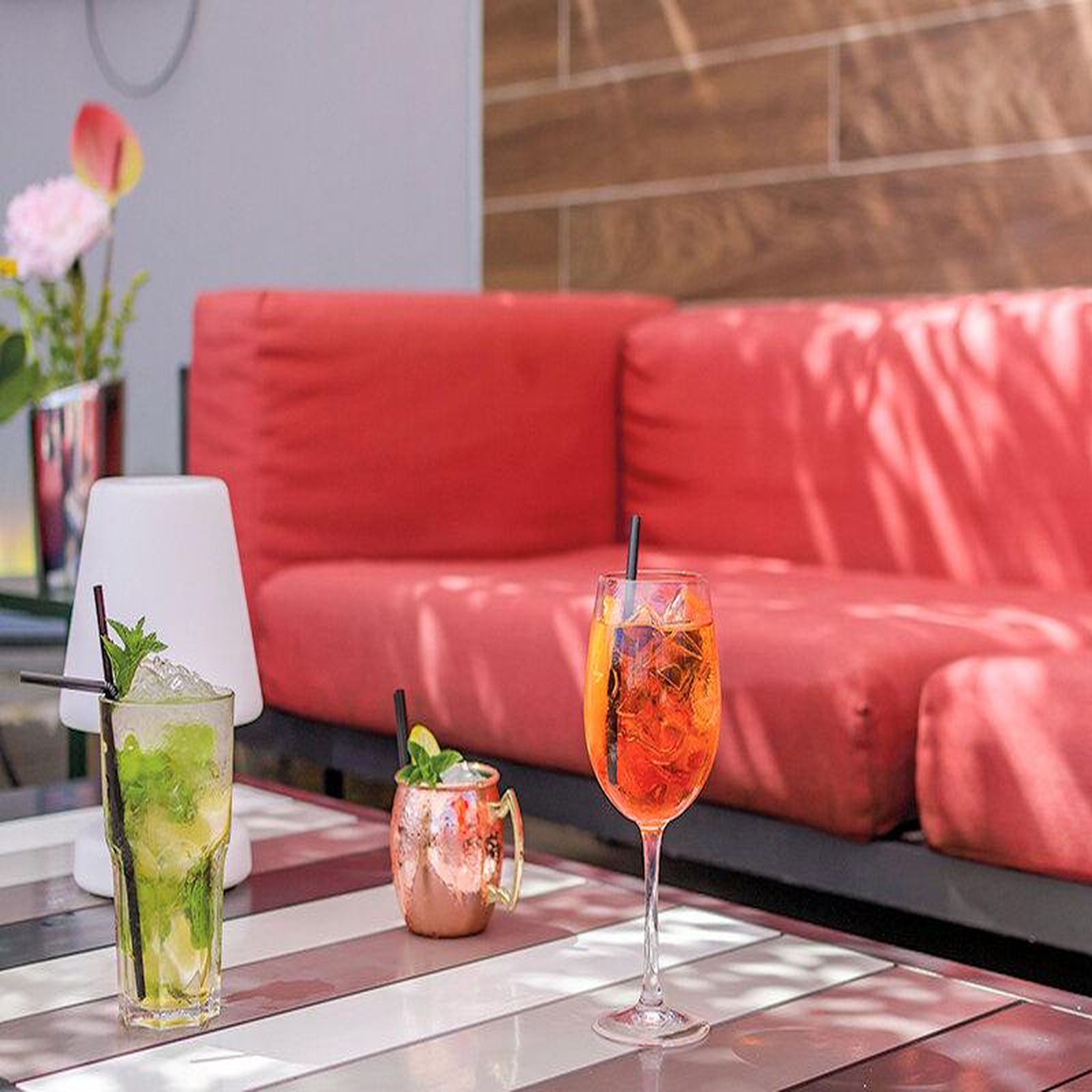 Voir la diapositive 2 : Smartbox Pause élégante et gourmande avec cocktail en hôtel 5* en corse - coffret cadeau gastronomie