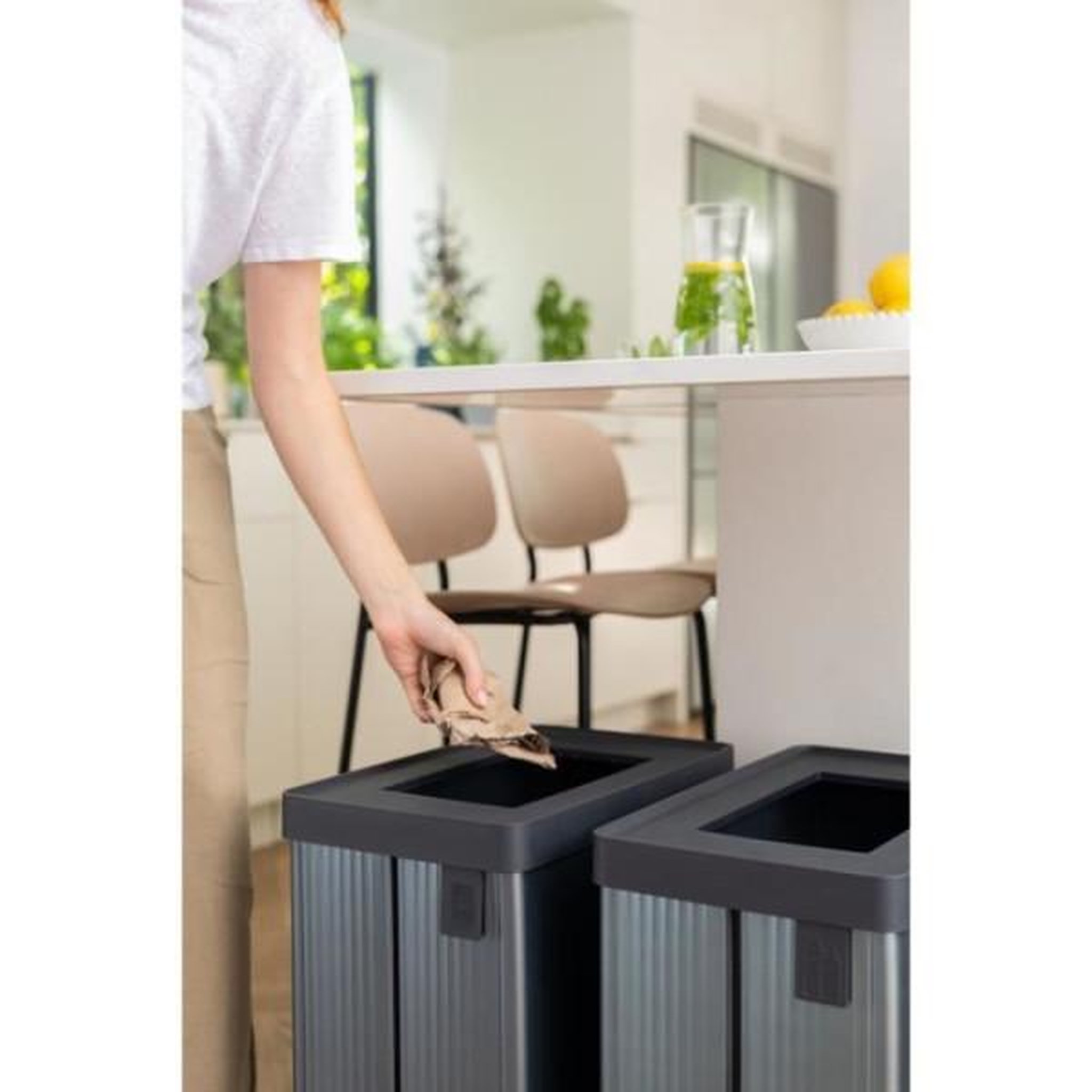 Voir la diapositive 6 : CURVER Poubelle de tri - VERTO - CURVER - 54 L - Gris perle