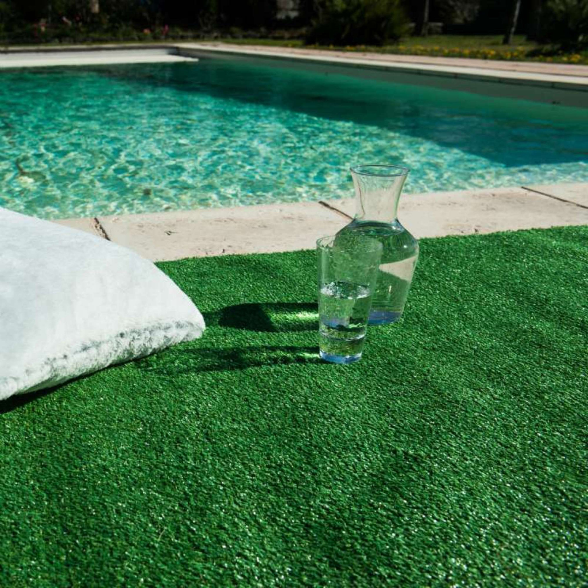 Voir la diapositive 2 :  Gazon artificiel Werkapro, épaisseur 1 cm 1 x 4 m soit 4m2