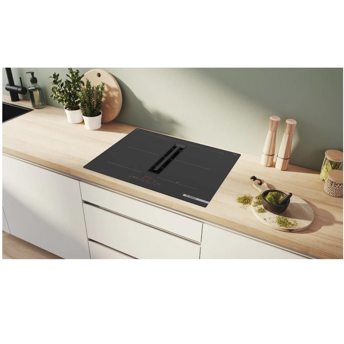 BOSCH Table de cuisson aspirante induction 71cm 4 feux 3600w noir - PVQ711H26E
