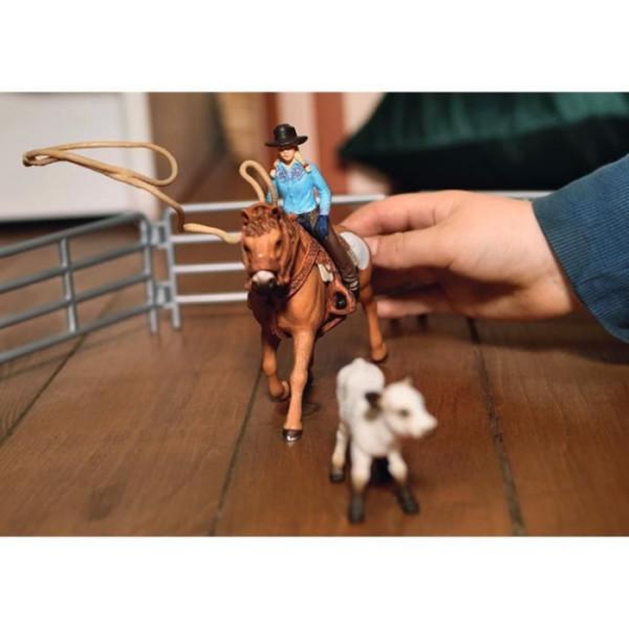 Voir la diapositive 3 : Schleich Coffret SCHLEICH - Equipe de Cowboy et leurs lassos - 42577 - Gamme Farm World