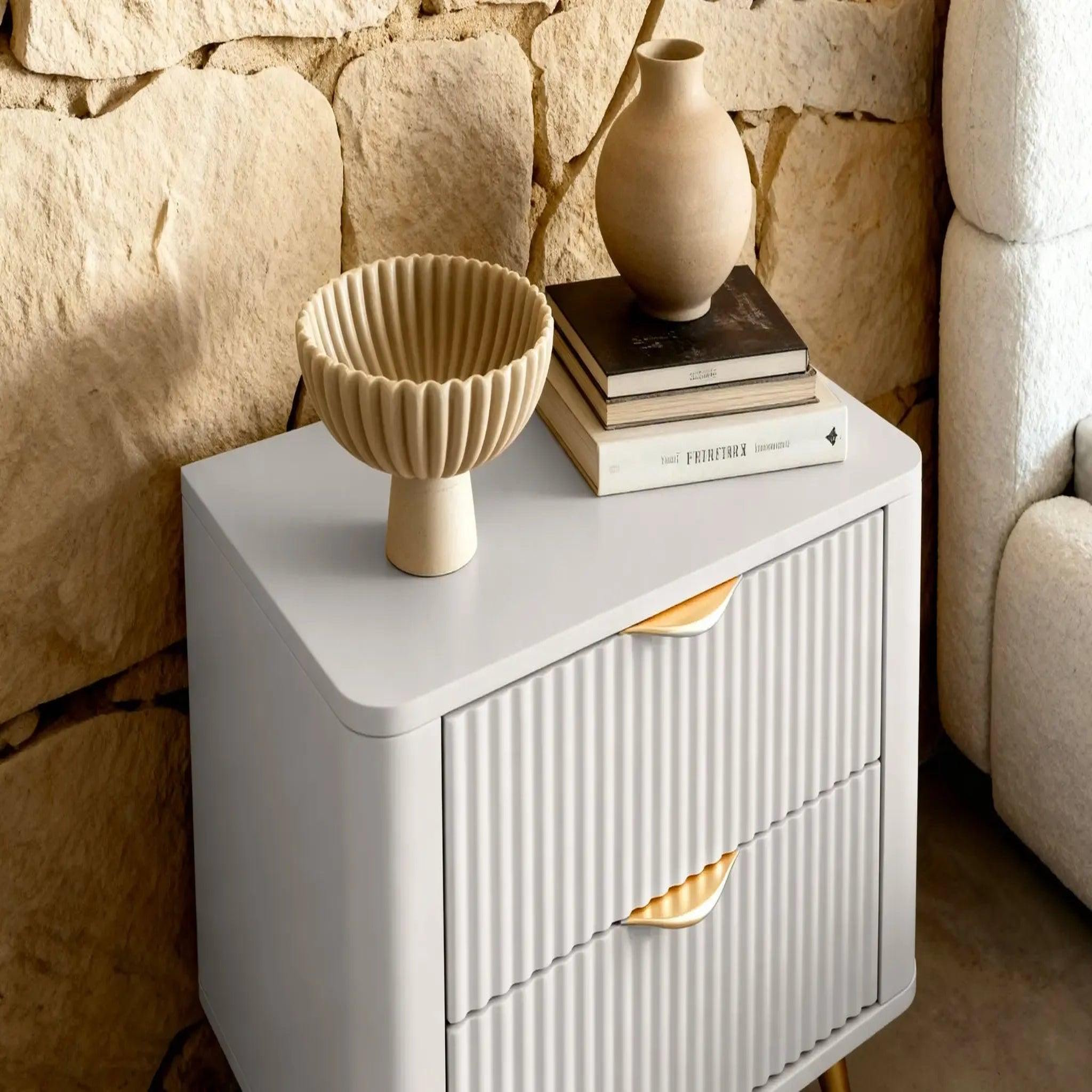 Voir la diapositive 5 : CASANOVA PARIS Joudy - table de chevet 63cmeffet rainuré