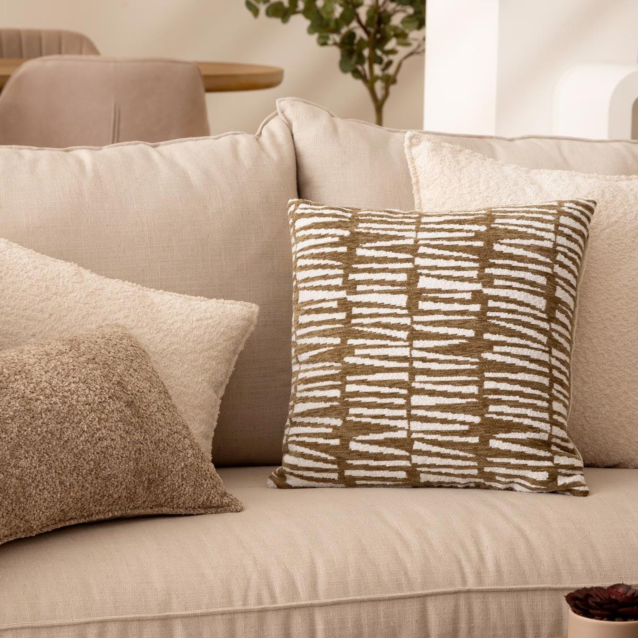 Voir la diapositive 5 : ATMOSPHERA Housse de coussin chenille  jeni  40x40cm kaki