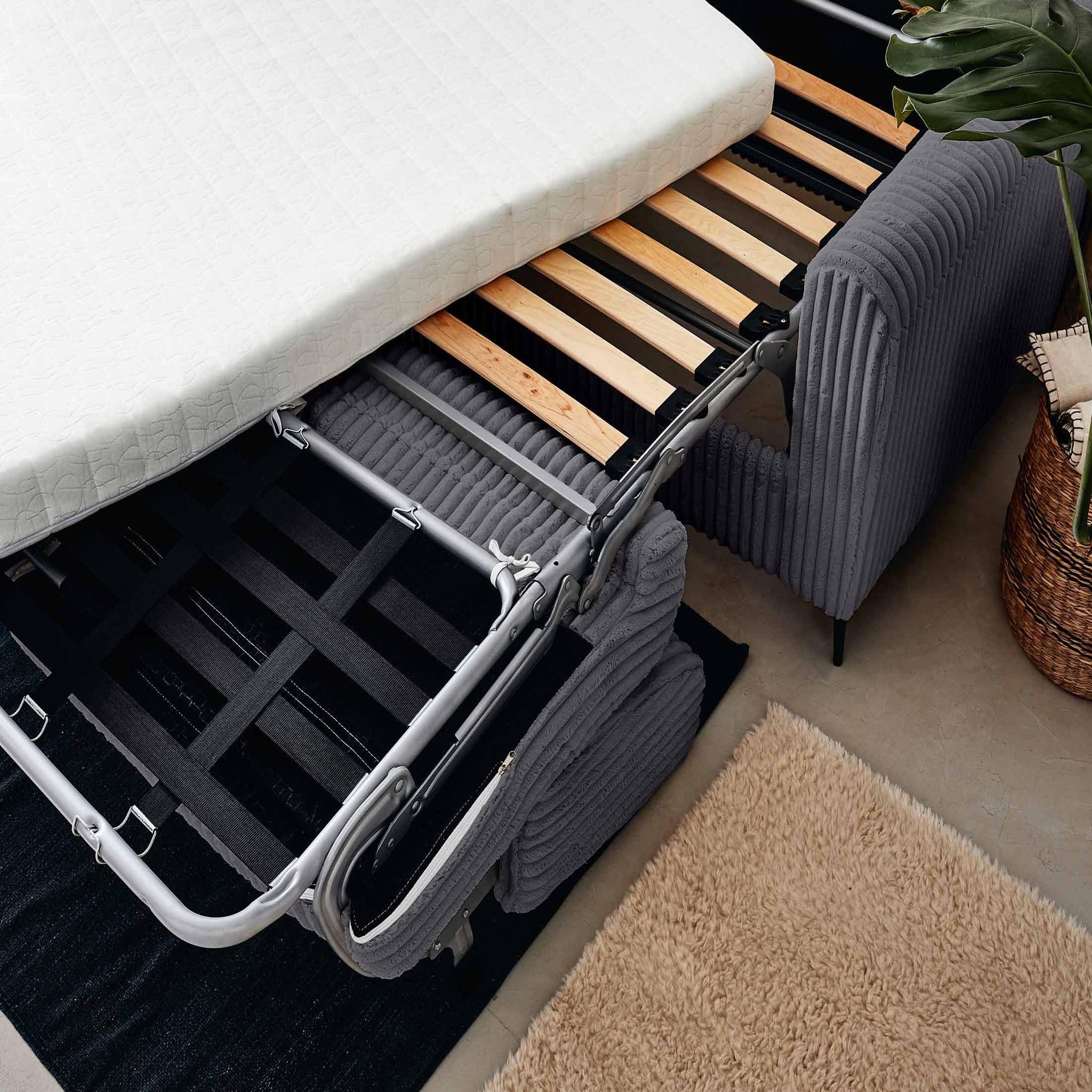 Voir la diapositive 4 : LISA DESIGN Owen - canapé 3 places convertible express couchage quotidien 140 cm matelas 12 cm en velours côtelé grosses côtes