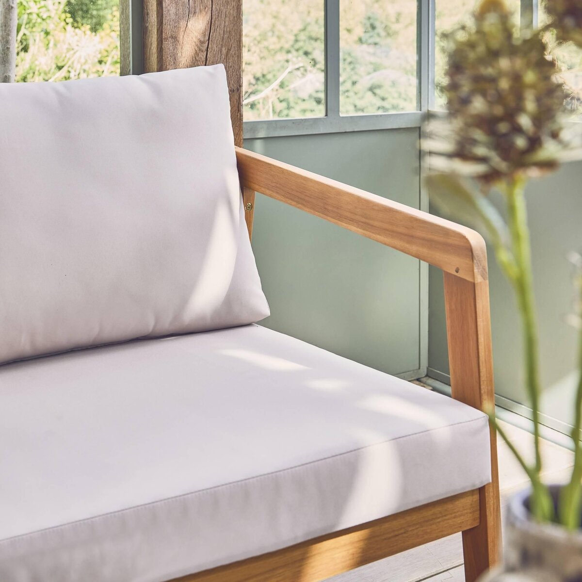 SWEEEK Salon de jardin 5 places bois d'acacia LOBERIA avec lanières effet cuir