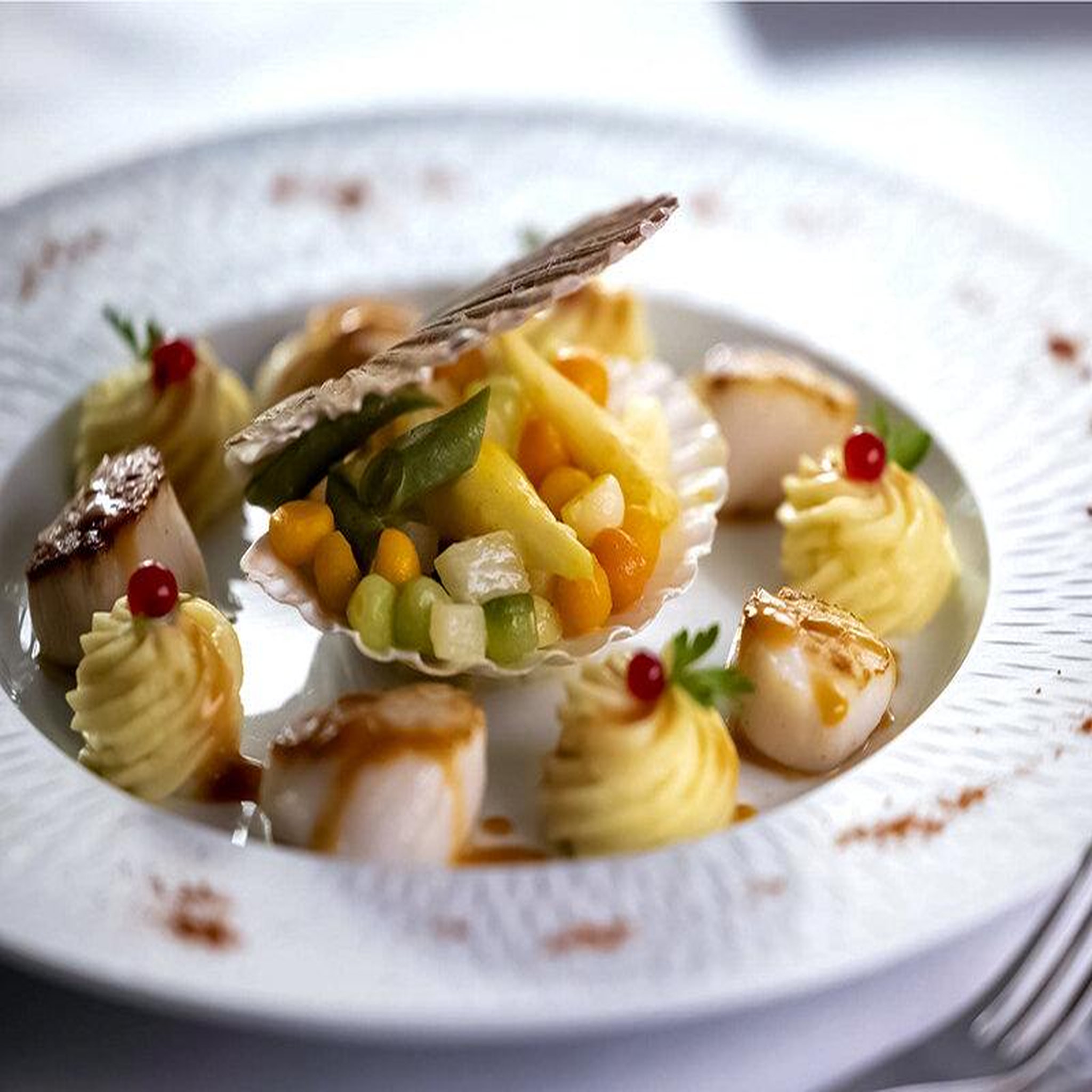Voir la diapositive 3 : Smartbox Dîner gastronomique en hôtel 5* pour 2 près du mont Saint-Michel - Coffret Cadeau Gastronomie
