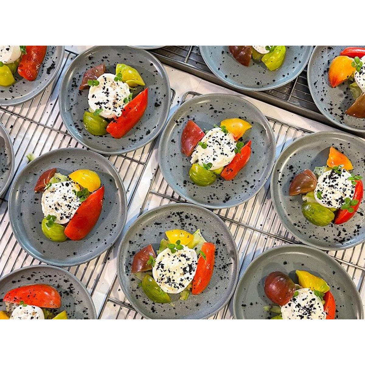 Smartbox Croisière festive sur la Seine : 2h45 avec dîner à bord du Diamant Bleu - Coffret Cadeau Multi-thèmes