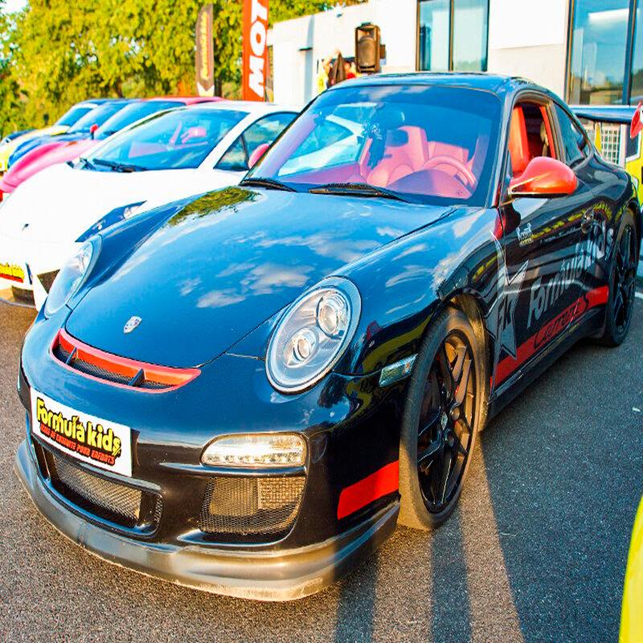 Voir la diapositive 3 : Smartbox Stage pilotage enfant : 3 tours de circuit au volant d'une Porsche Carrera S 997 PDK Aerokit - Coffret Cadeau Sport & Aventure