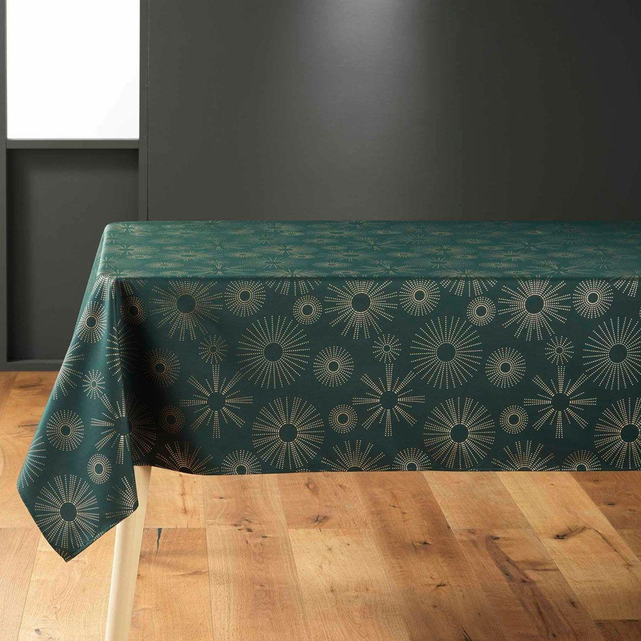 Voir la diapositive 1 : Douceur d'Intérieur Nappe imprimé métallisé  pampille  150x300cm vert & or