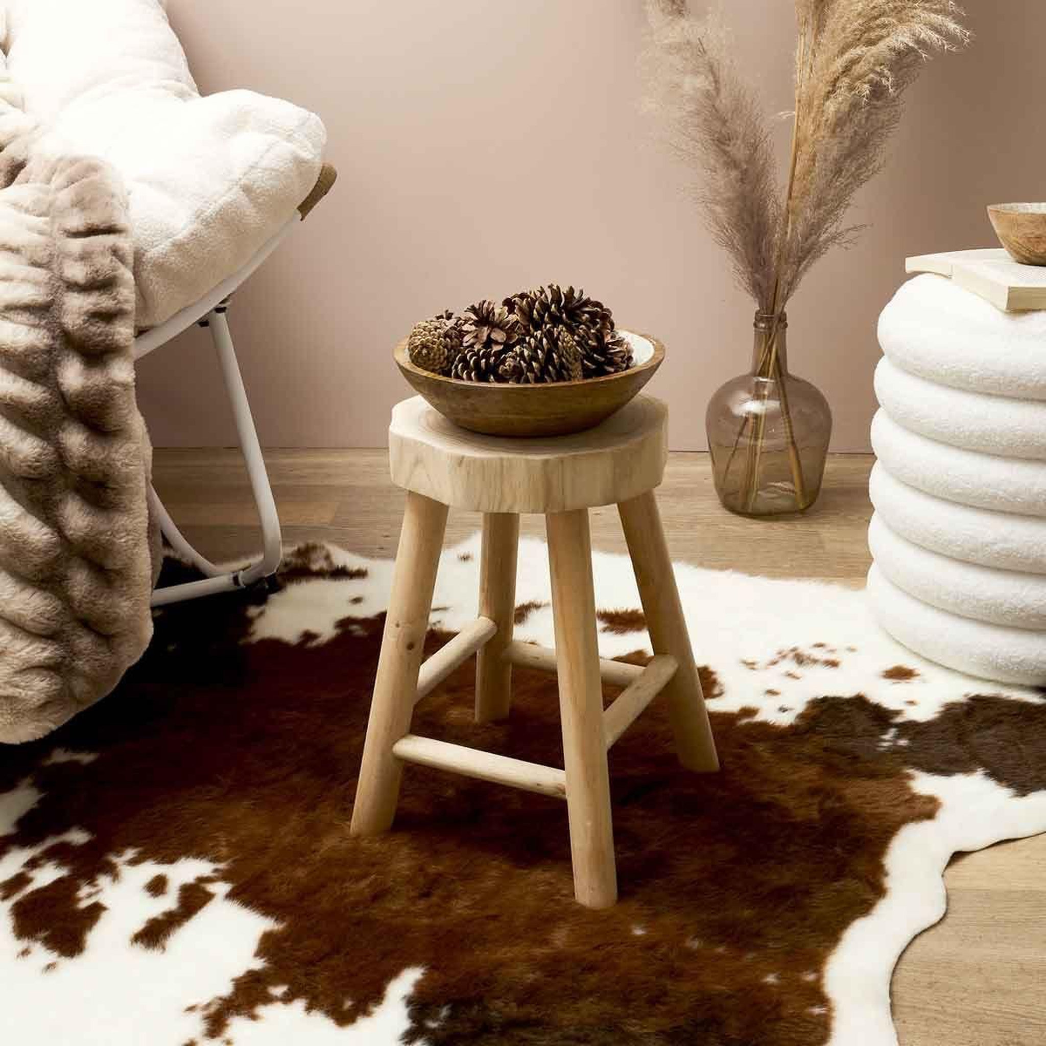 Voir la diapositive 5 : The Home Deco Factory Tabouret design en bois  harald  40cm naturel
