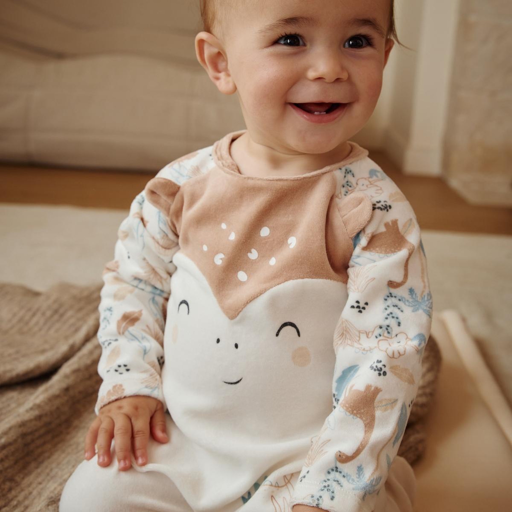 Voir la diapositive 6 : PETIT BEGUIN Pyjama bébé en velours nino