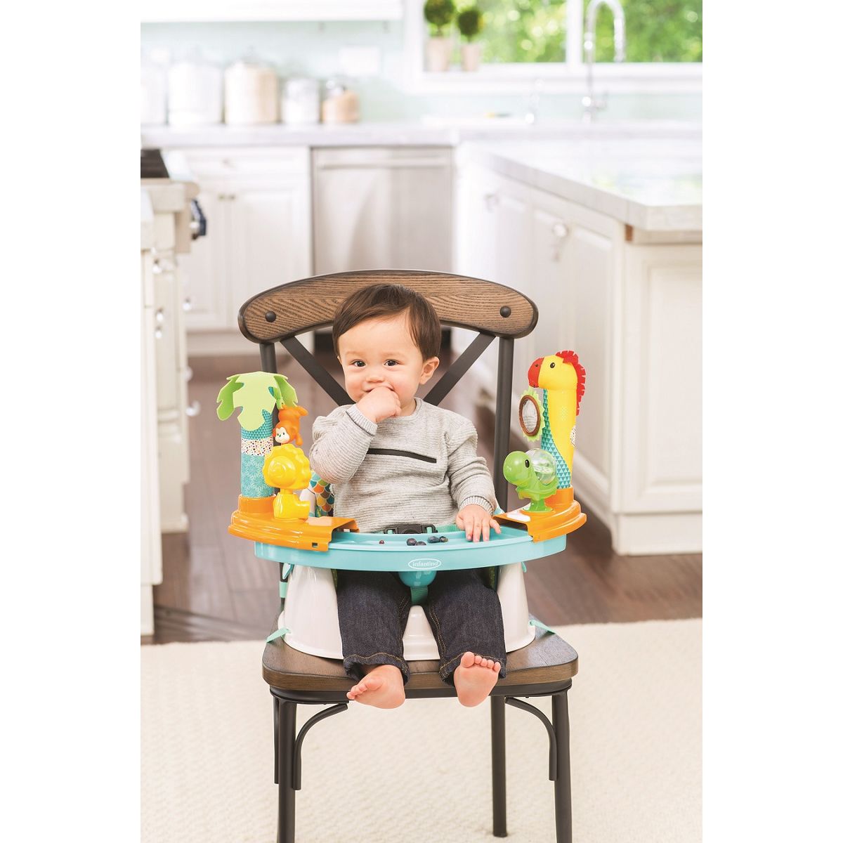 INFANTINO Rehausseur de chaise évolutif Discovery