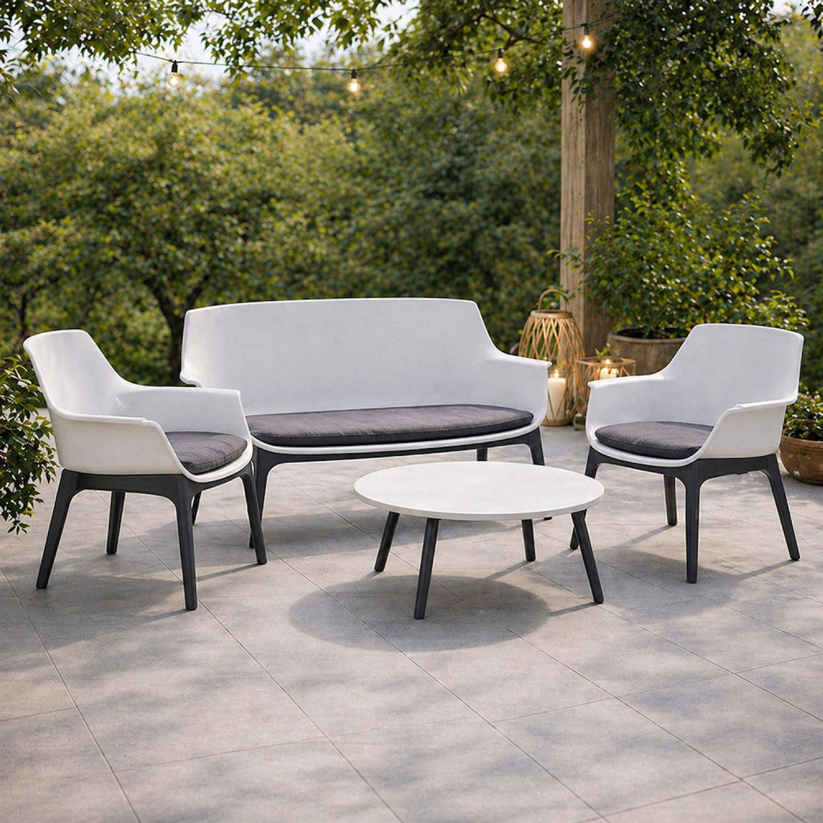 CONCEPT USINE Salon de jardin 4 places blanc avec table basse IZMIR
