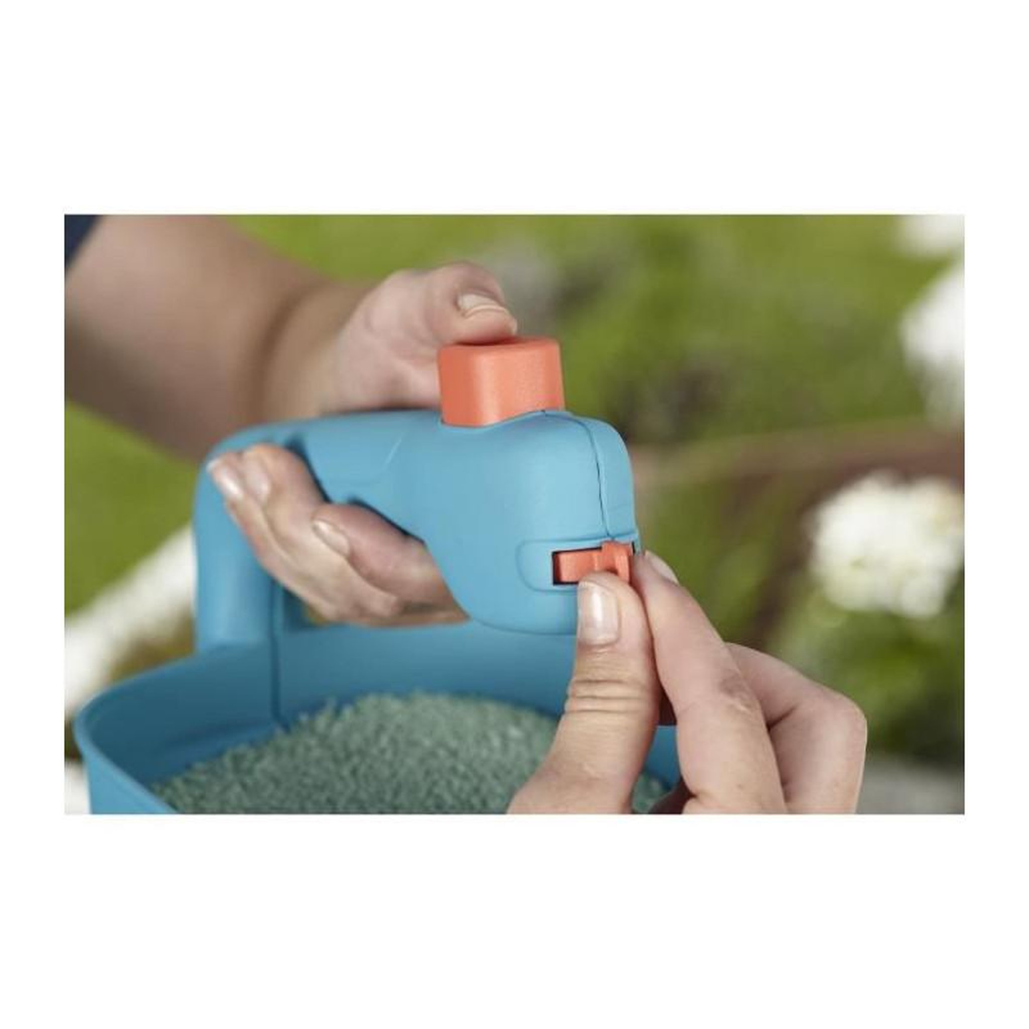 Voir la diapositive 2 : Gardena GARDENA Epandeur a main M - Capacite totale 1.8L - Surface 100m2 max - Largeur depandage 4m - Poignee ergonomique - 431-20