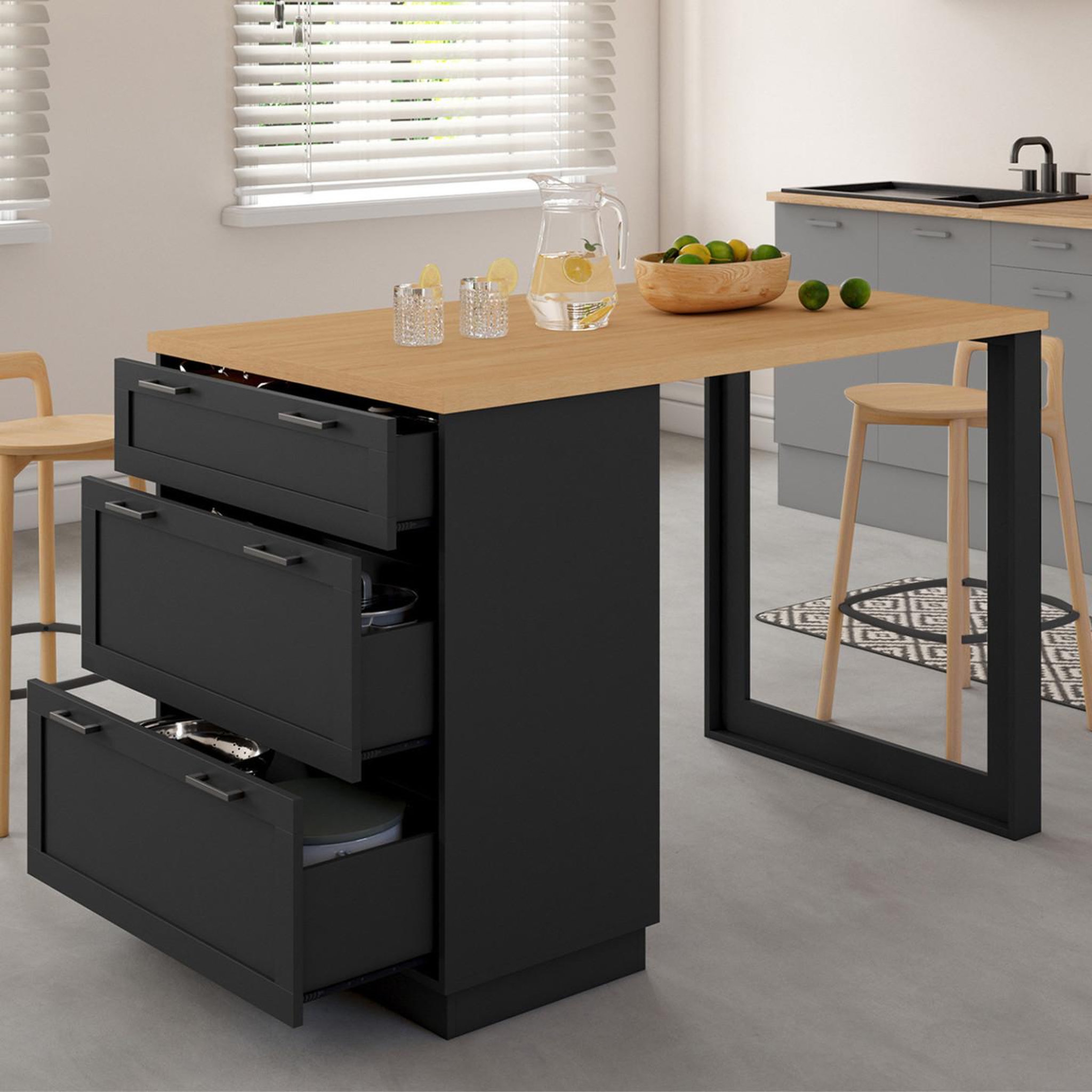 Voir la diapositive 2 : ID MARKET Ilot central mange-debout 4 personnes vito 130 cm casserolier 3 tiroirs noir et plateau bois