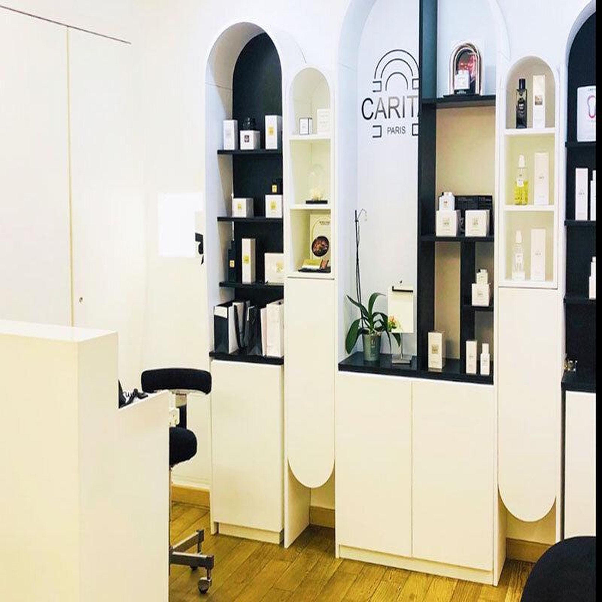 Voir la diapositive 4 : Smartbox 2h de soins sur-mesure en institut au cœur de nice - coffret cadeau bien-être