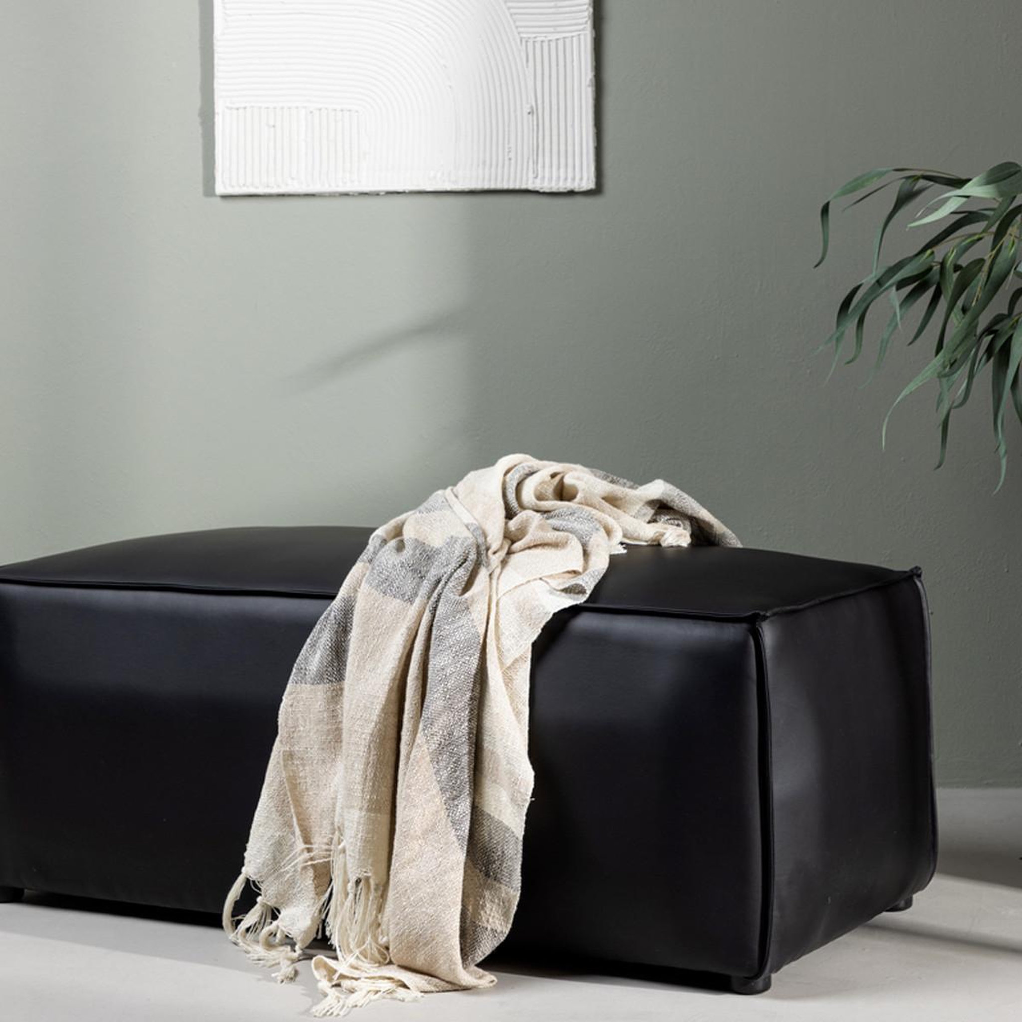 Voir la diapositive 6 : Paris Prix Banc pouf design  palermo  119cm noir