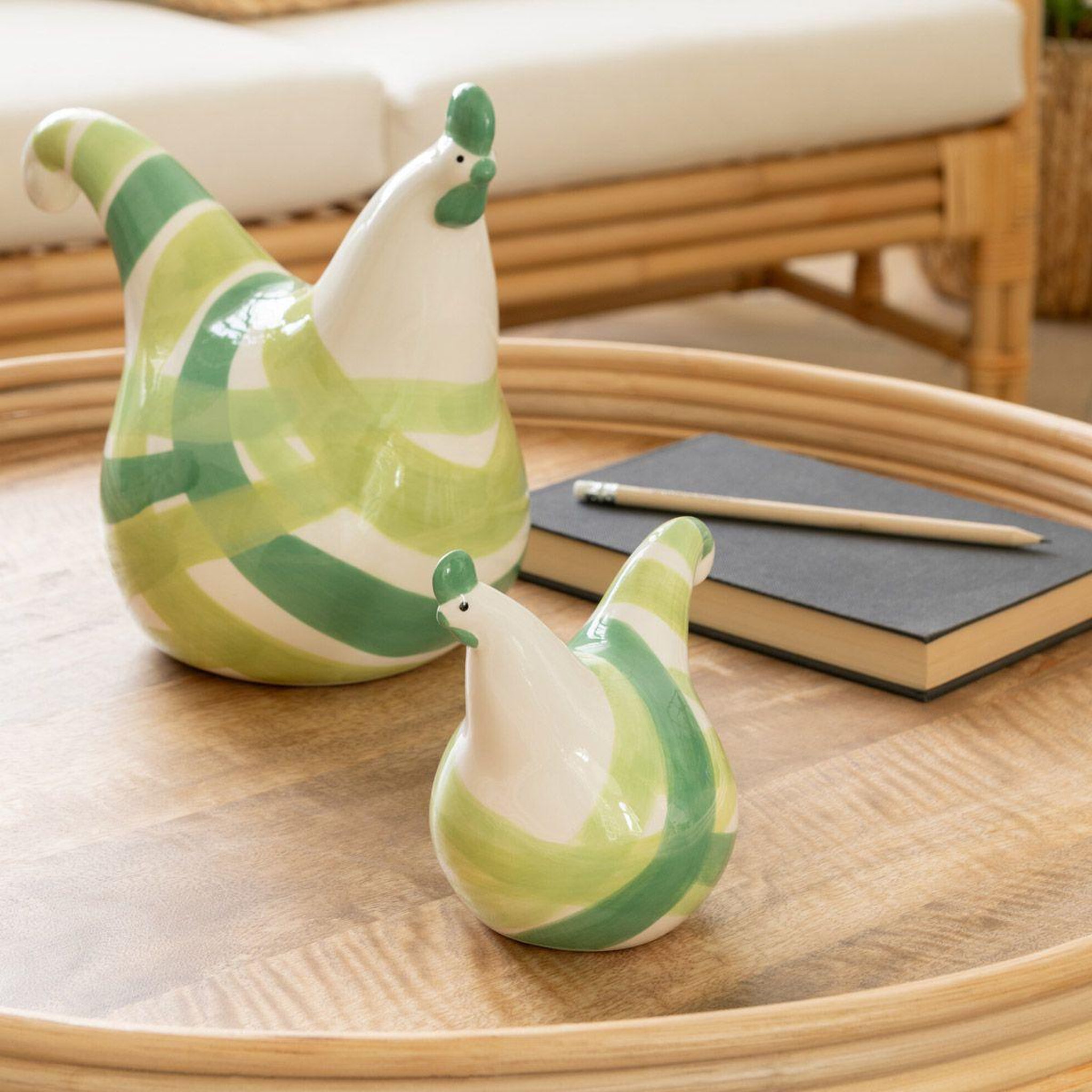 Voir la diapositive 3 : J-LINE Lot de 3 statuettes coqs  lignes  25cm vert