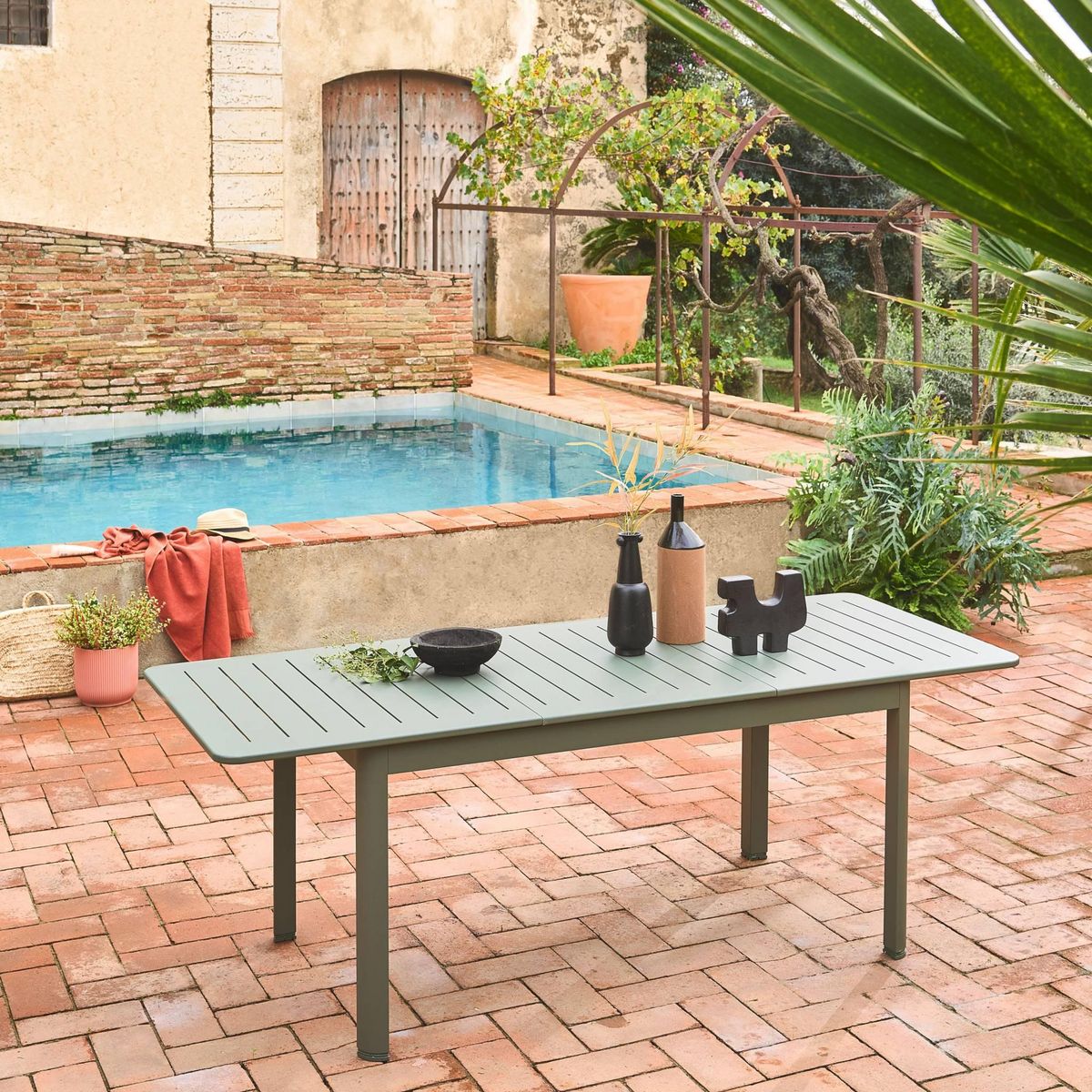 SWEEEK Table de jardin SEATTLE extensible aluminium, 6 places, 155 / 218,5 x 89 x 75 cm