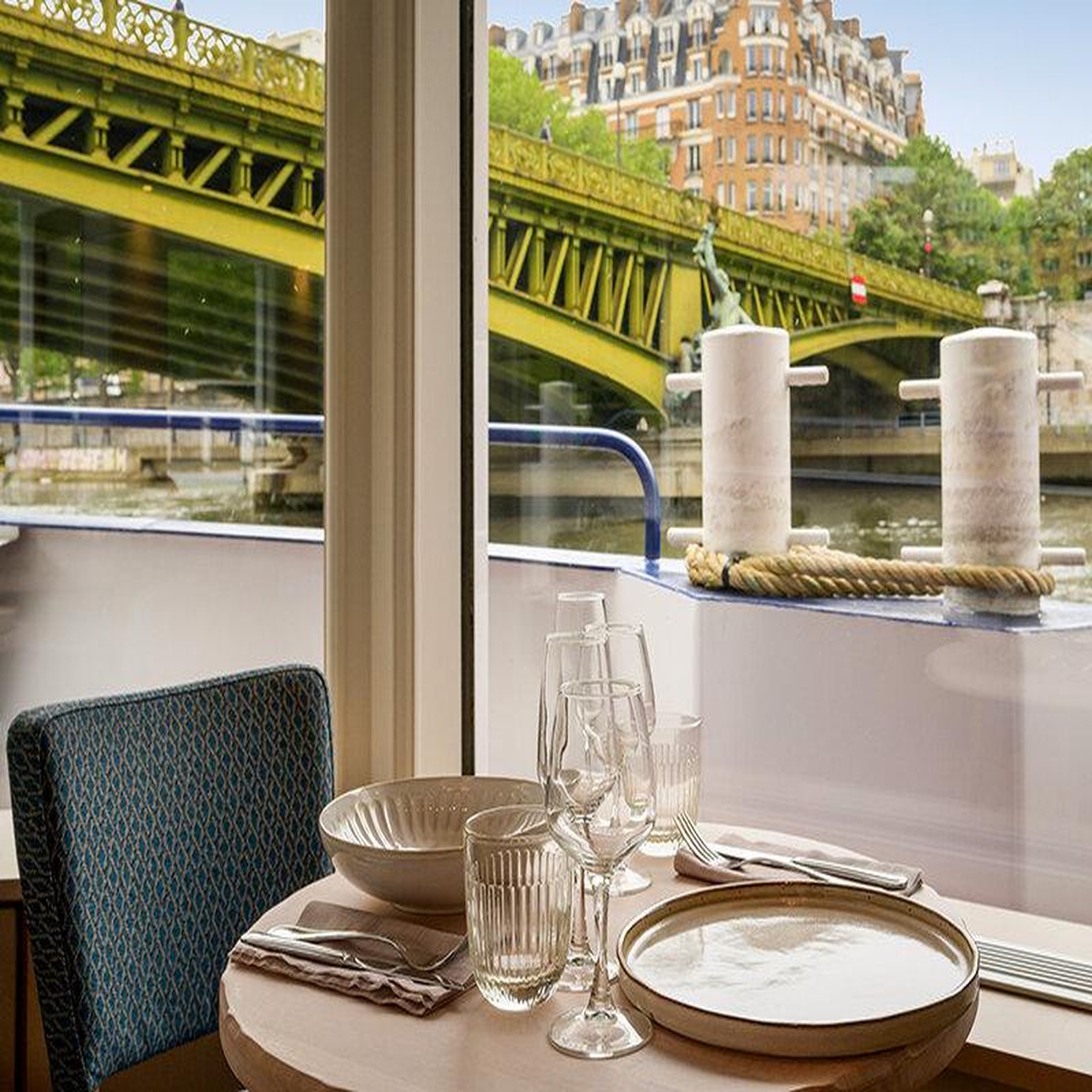 Voir la diapositive 4 : Smartbox Croisière sur la Seine : 1h30 avec brunch à bord du Capitaine Fracasse - Coffret Cadeau Multi-thèmes