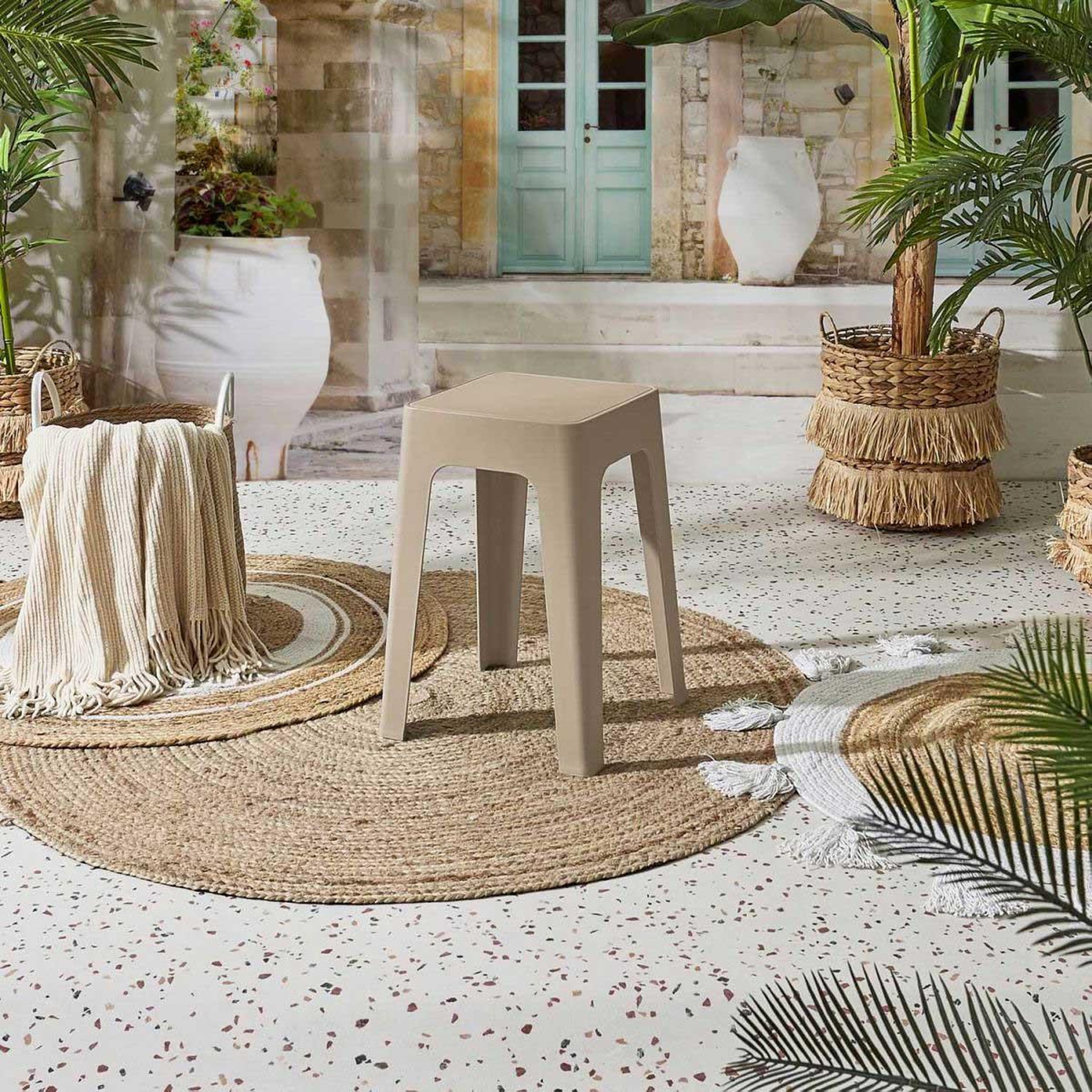 Voir la diapositive 4 : The Home Deco Factory Lot de 6 tabourets empilables  spectra  47cm beige