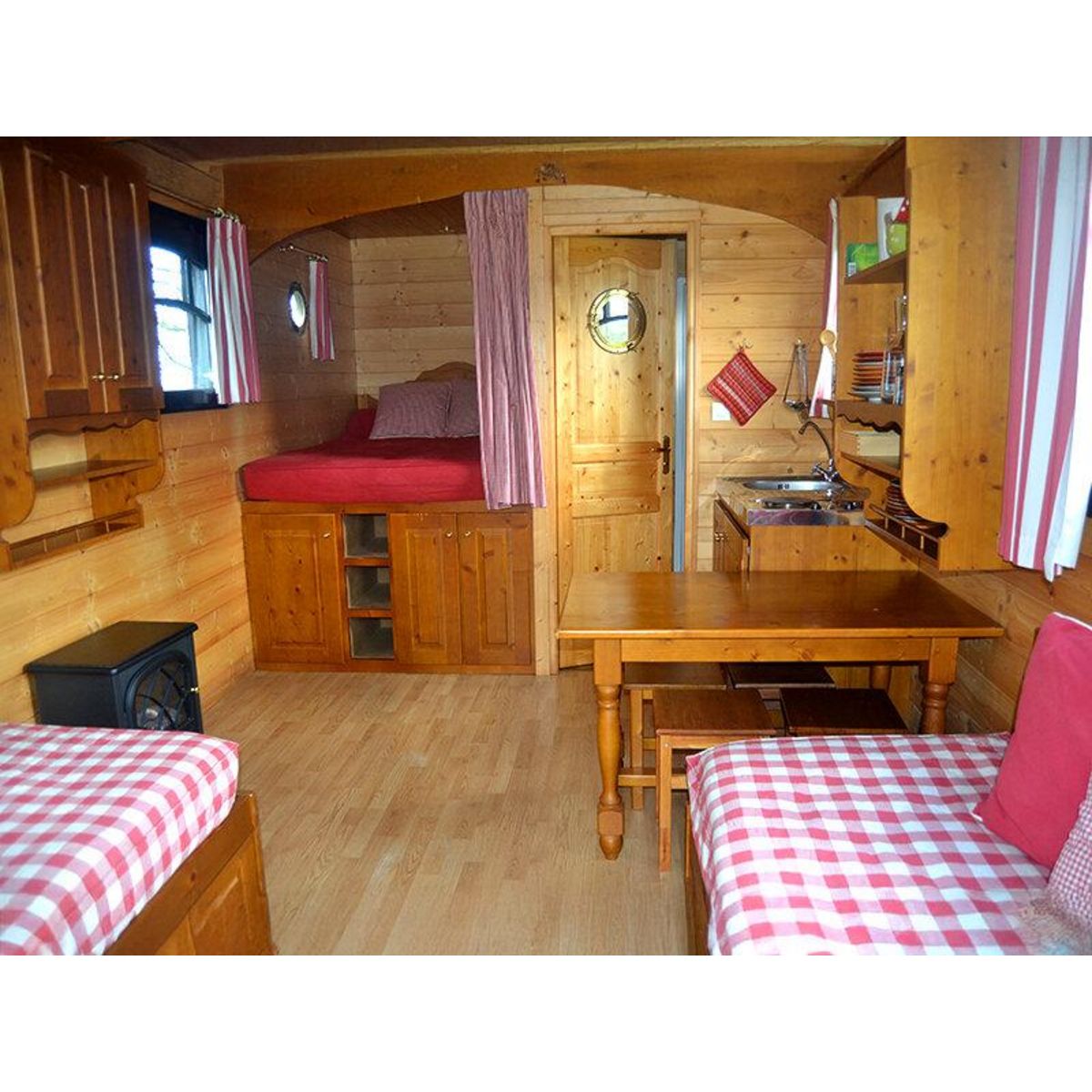 Smartbox Séjour insolite en famille : 2 jours dans un hébergement atypique - Coffret Cadeau Séjour