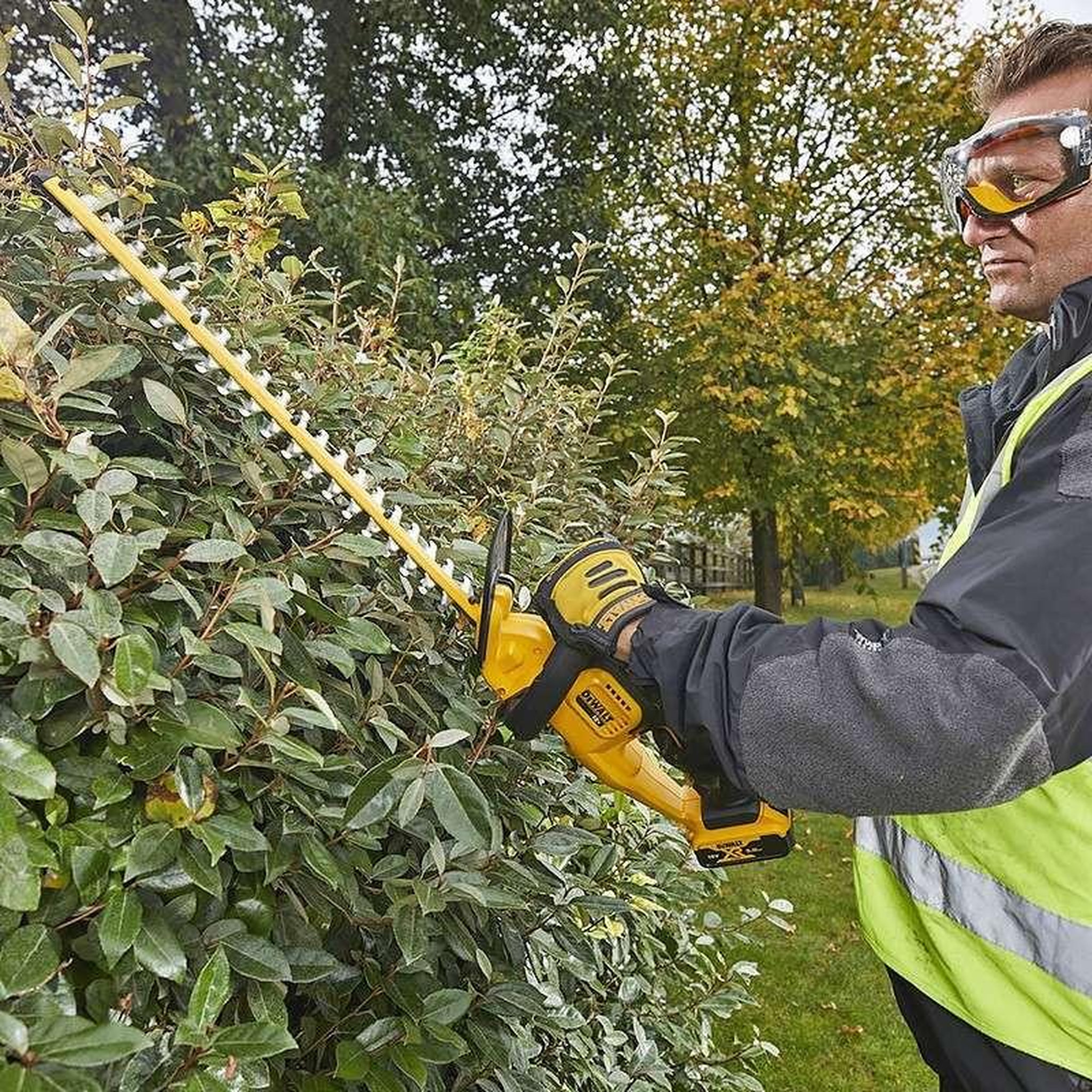 Voir la diapositive 4 : Dewalt Taille-haie 18V DEWALT DCM563P1-QW avec une batterie 5,0 Ah