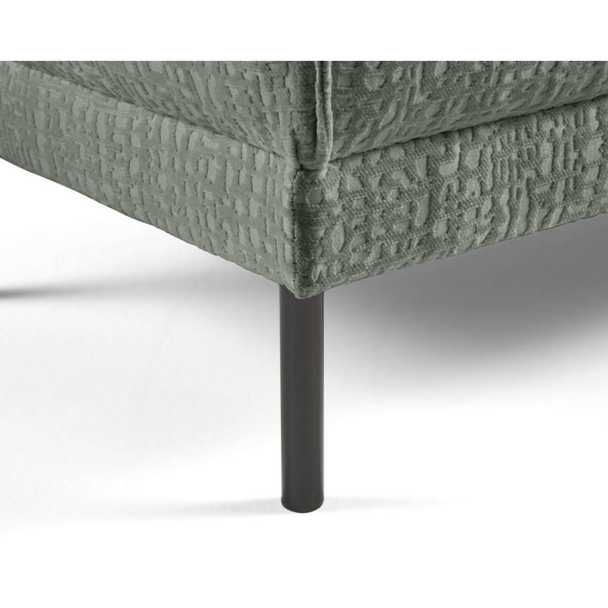 LISA DESIGN Charlie - pouf - pieds hauts - en tissu velours relief