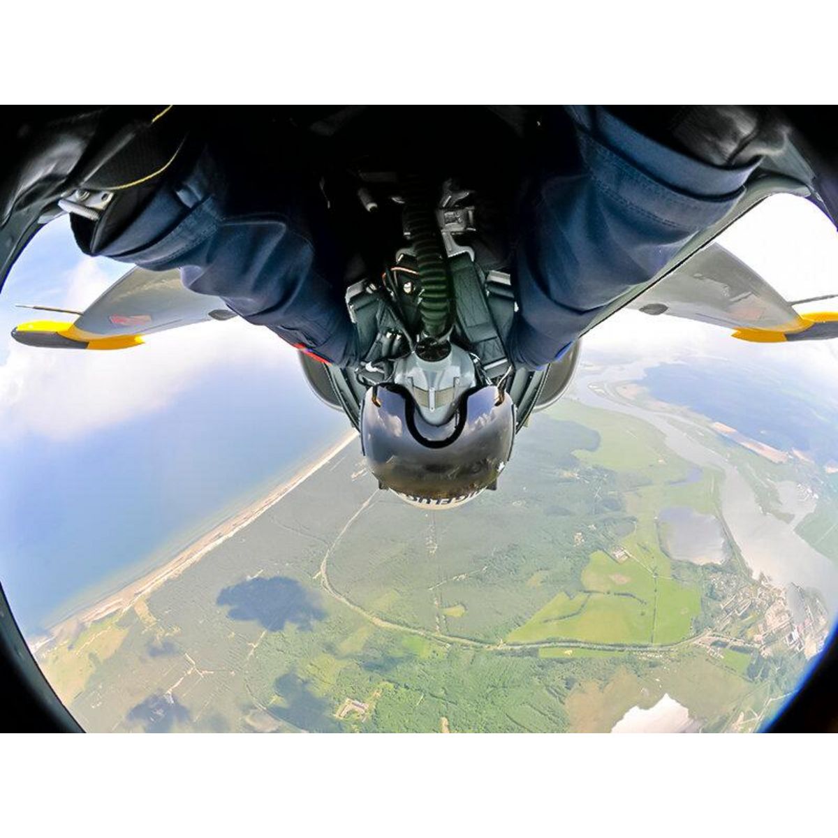 Smartbox Pilote d'un jour en Californie : 1h de montée d'adrénaline dans un avion de chasse L-39 Albatros - Coffret Cadeau Sport & Aventure