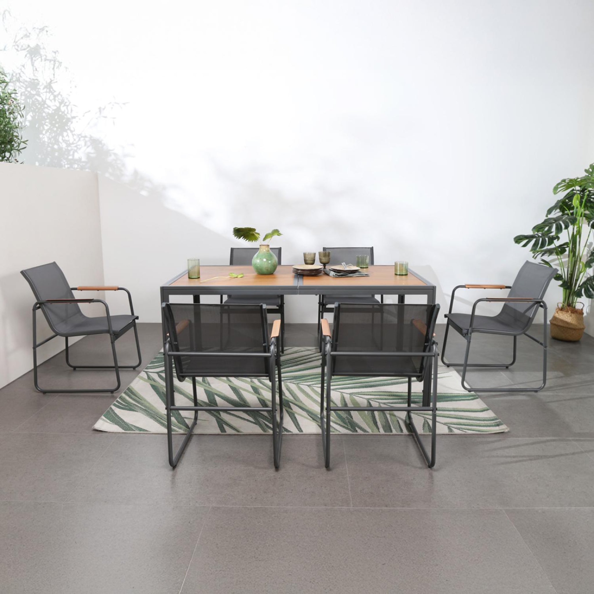 Voir la diapositive 3 : CONCEPT USINE Salon de jardin 6 places anthracite et bois FOGGIA