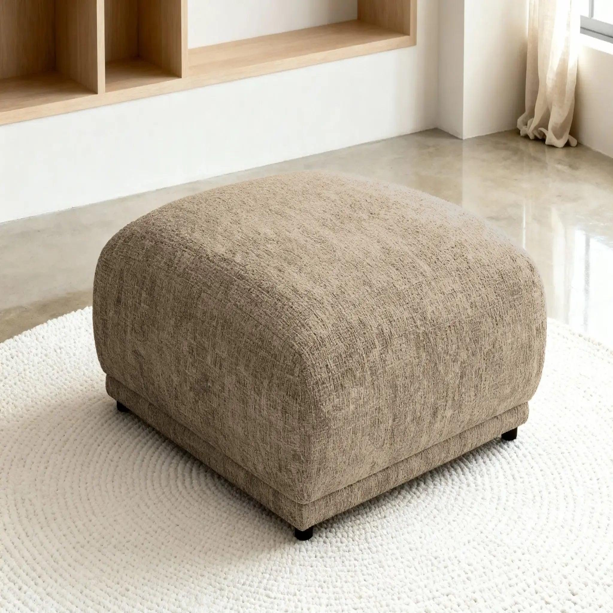 Voir la diapositive 3 : CASANOVA PARIS Rosalie - pouf tissu chenille