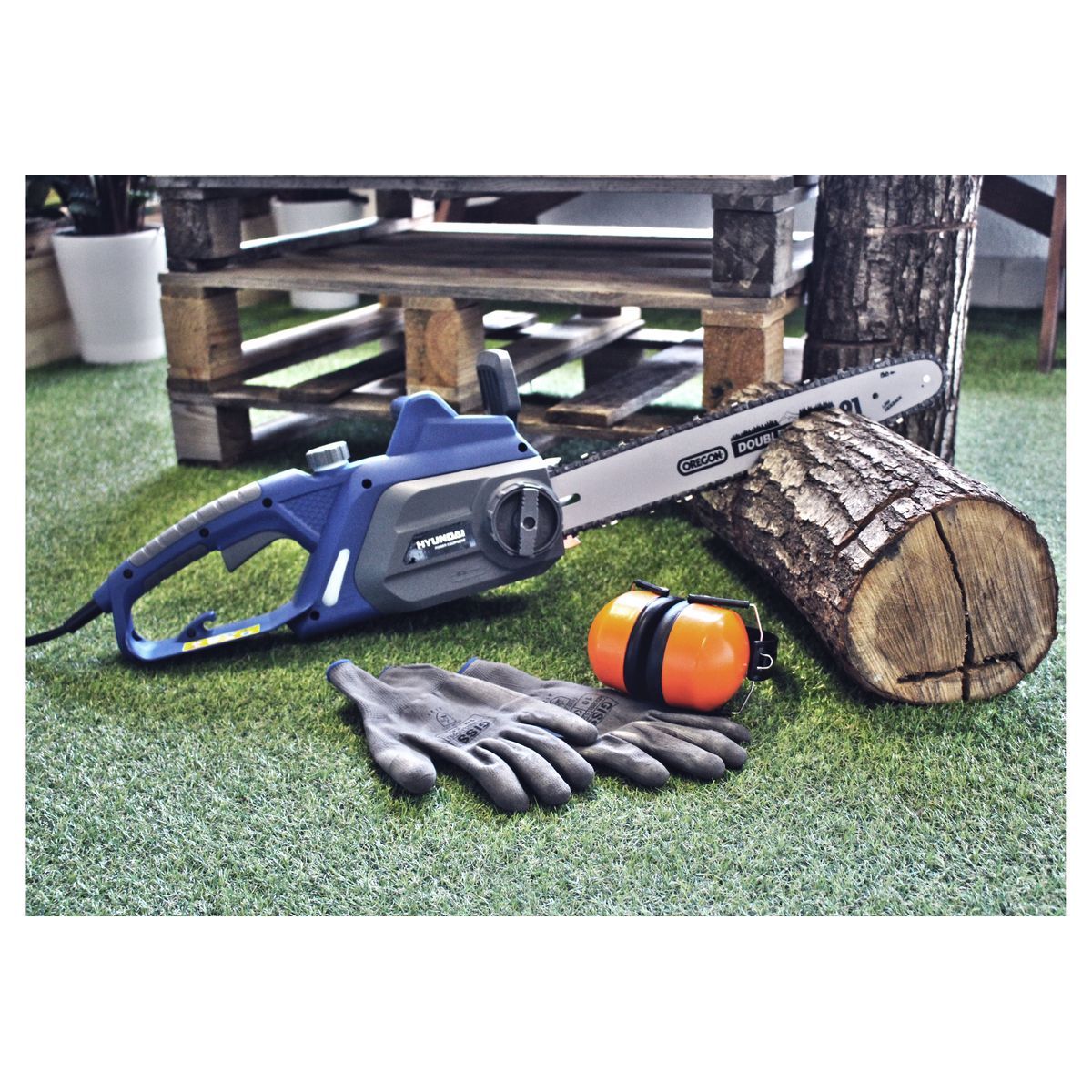 HYUNDAI Tronçonneuse électrique 2200 W 40.6 cm - Guide et chaîne Oregon
