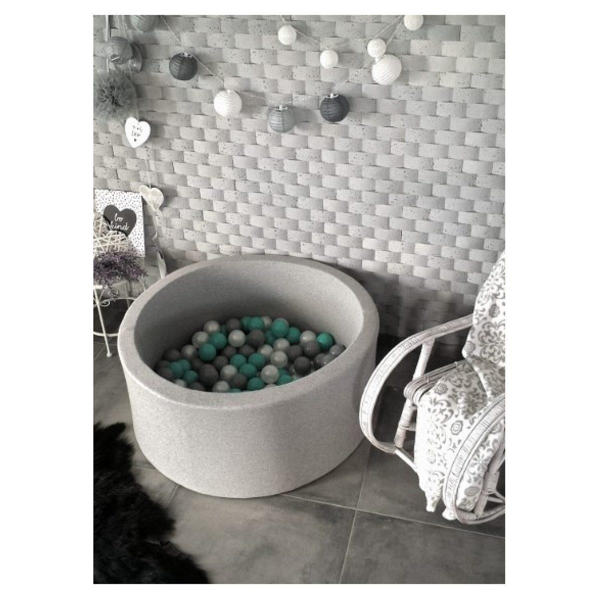 Voir la diapositive 2 : MONIO FOR KIDS Piscine à balles 90 cm gris clair + 200 balles