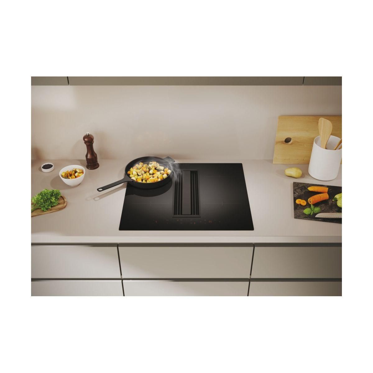 Candy Plaque induction aspirante CIH614CF