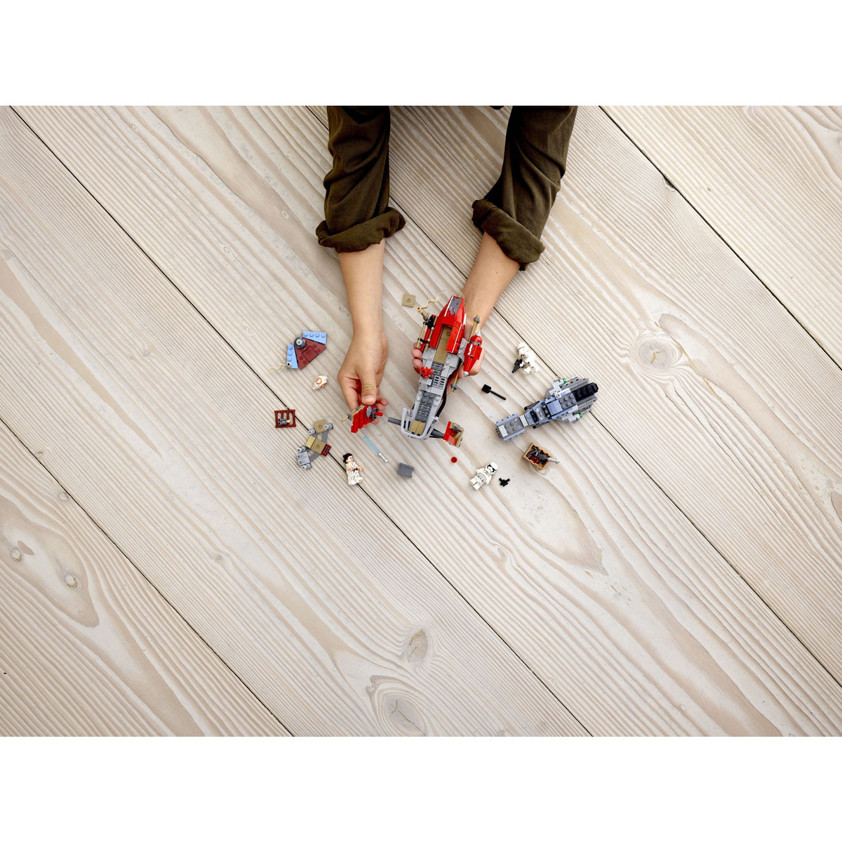 LEGO Star Wars 75250 - La course poursuite en speeder sur Pasaana