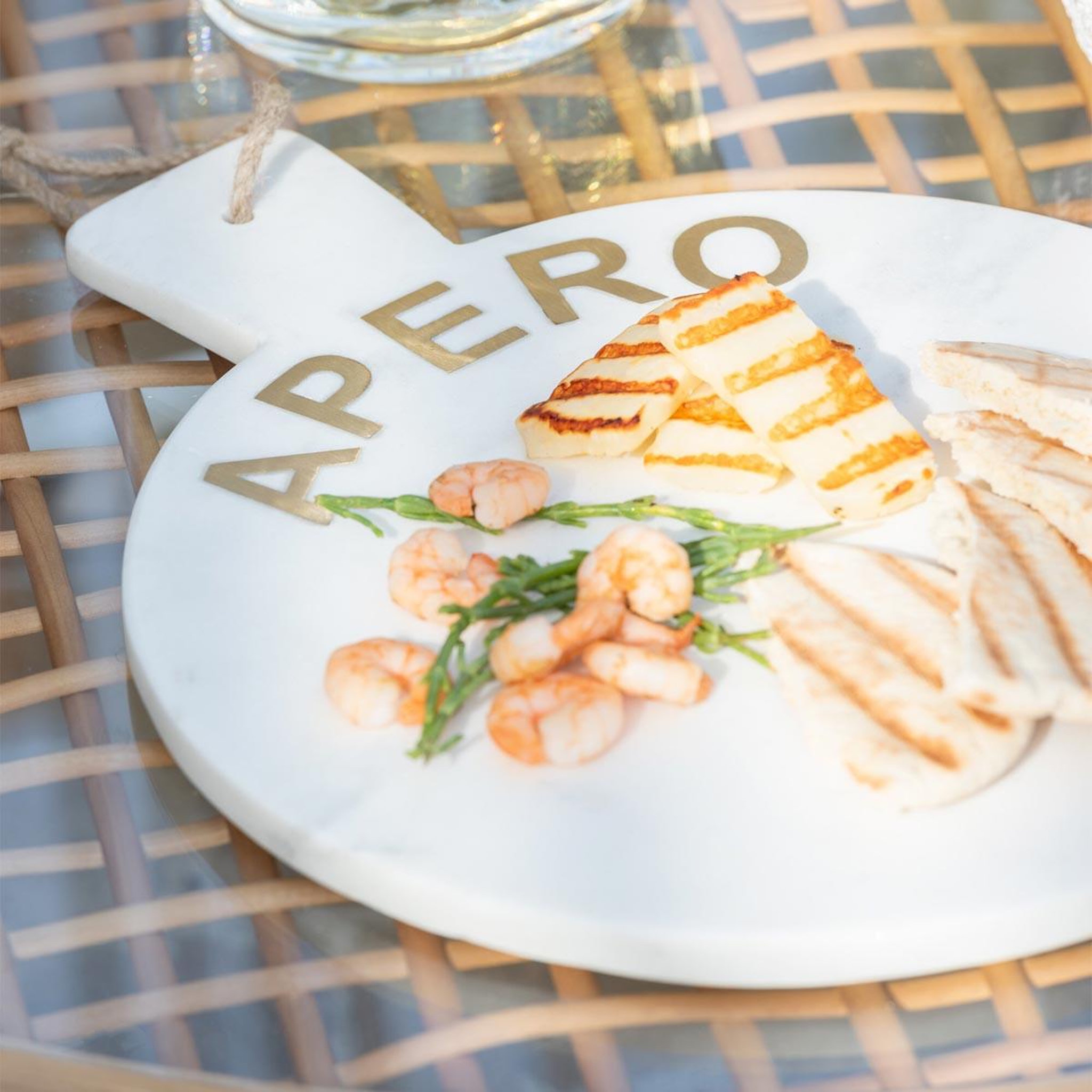 Voir la diapositive 3 : J-LINE Planche de Présentation en Marbre Apéro  Marci  38cm Blanc