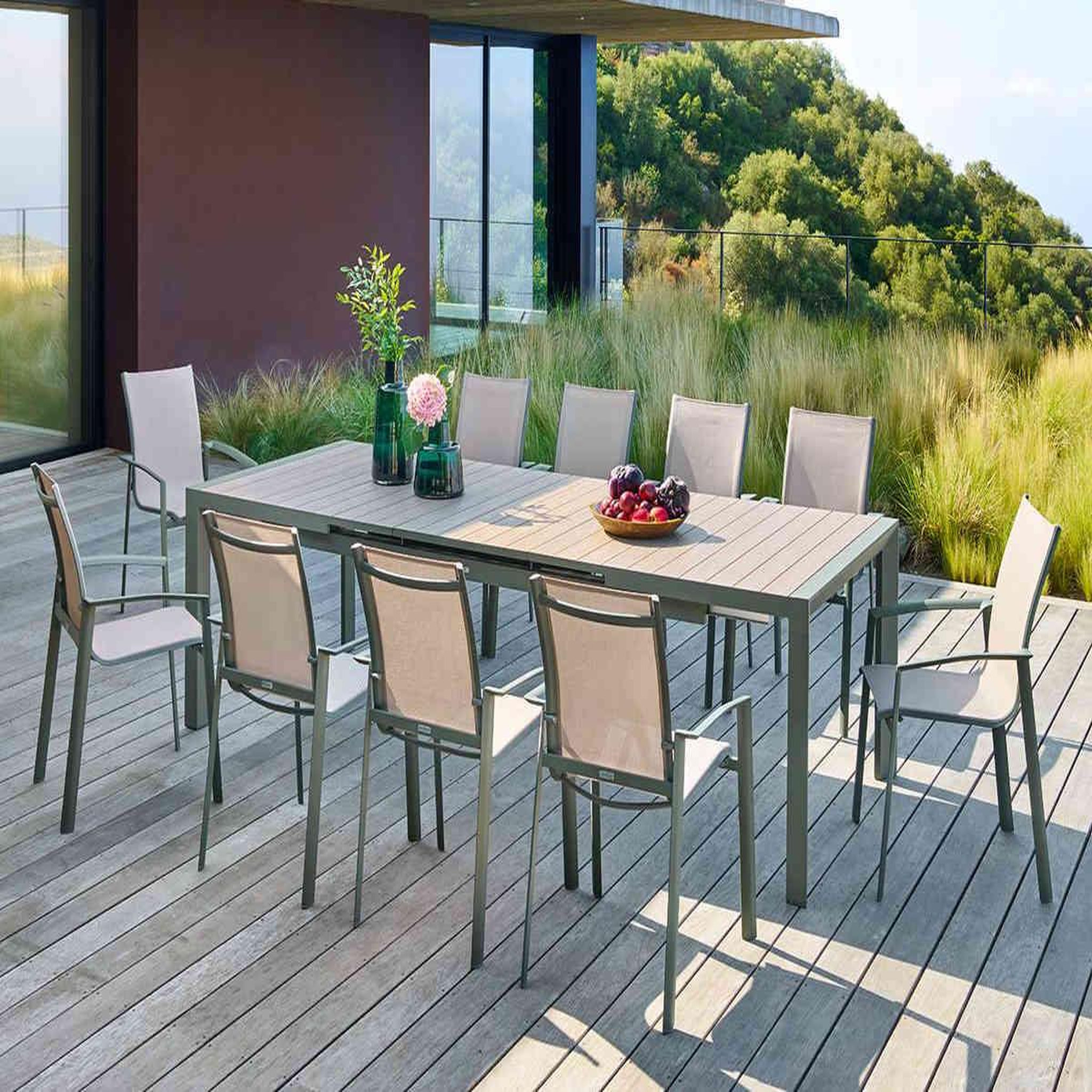Voir la diapositive 5 : HESPERIDE Table de jardin rectangulaire extensible en aluminium evasion lin/vert laurier graphite 8/10 places - hespéride