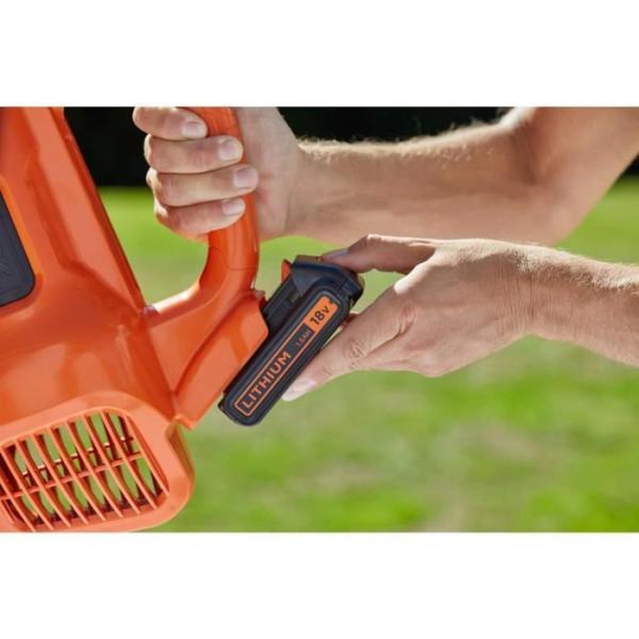 Voir la diapositive 3 : Black et Decker Souffleur axial sans fil BLACK+DECKER BCBL200L-QW - 18V - 2Ah - Débit d'air de 580m3/h + 1 batterie 18V - 2Ah + 1 chargeur 2Ah