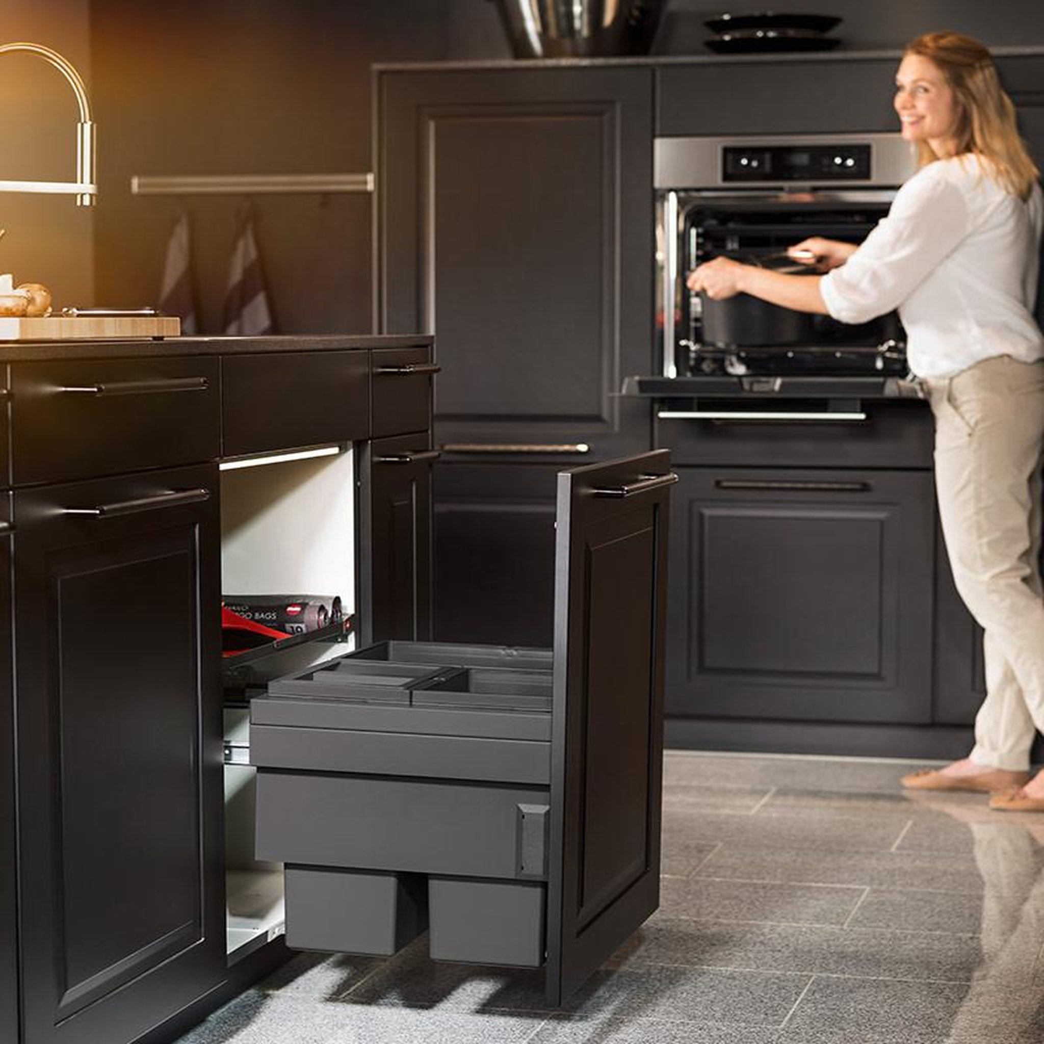 Voir la diapositive 5 : HAILO Poubelle de cuisine tri sélectif 3 bacs encastrable 44l (18+13+13) hailo cargo synchro