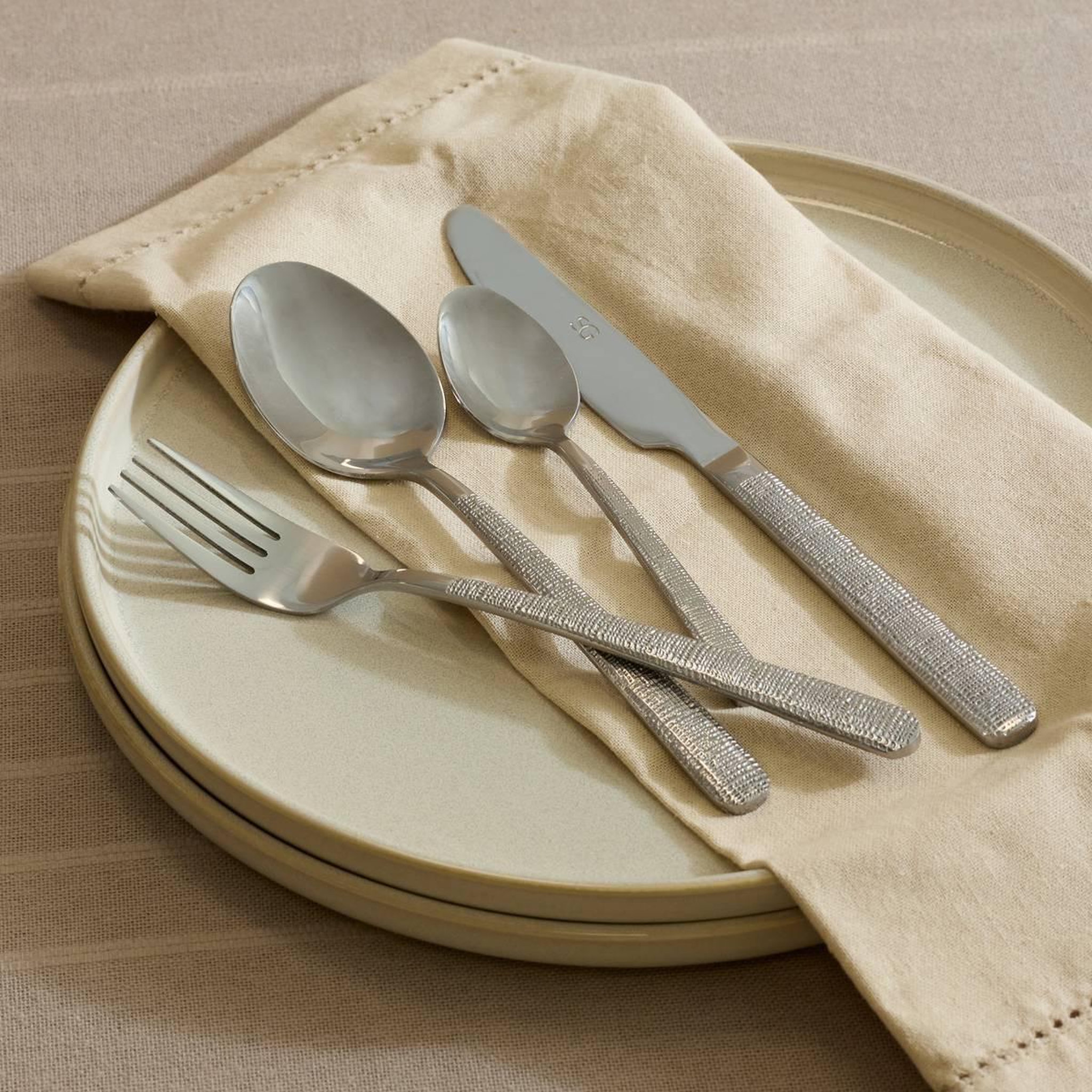 Voir la diapositive 6 : SECRET DE GOURMET Ménagère 16 pièces en inox  livi  27cm argent