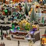 Voir la diapositive 2 : FEERIC LIGHT & CHRISTMAS Village de Noël Gare  Square  35cm Multicolore