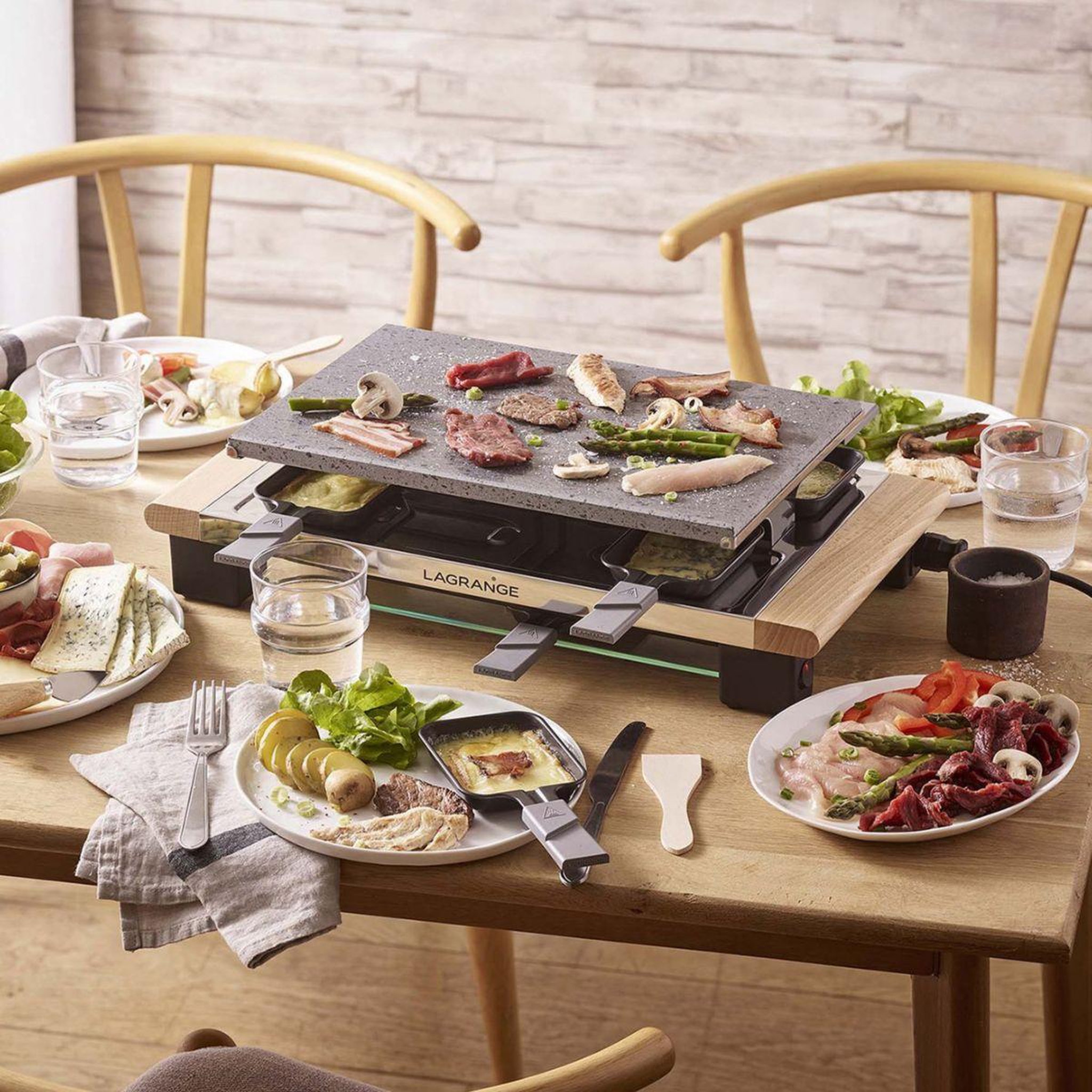 Voir la diapositive 5 : LAGRANGE Raclette pierre elégance bois clair à poser