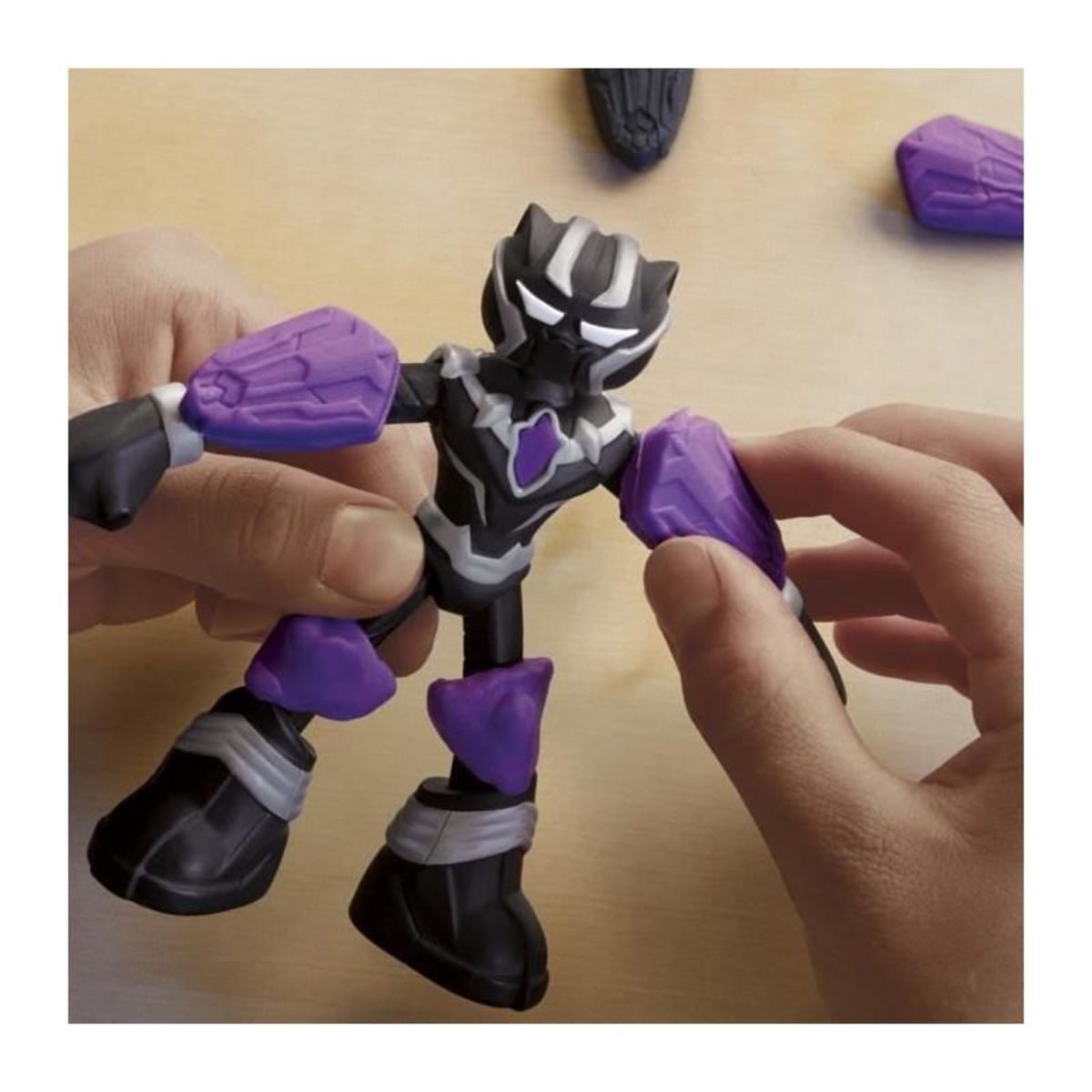 PLAYDOH Play-Doh Black Panther, Griffes tranchantes avec figurine flexible et pâte a modeler, des 4 ans, Marvel