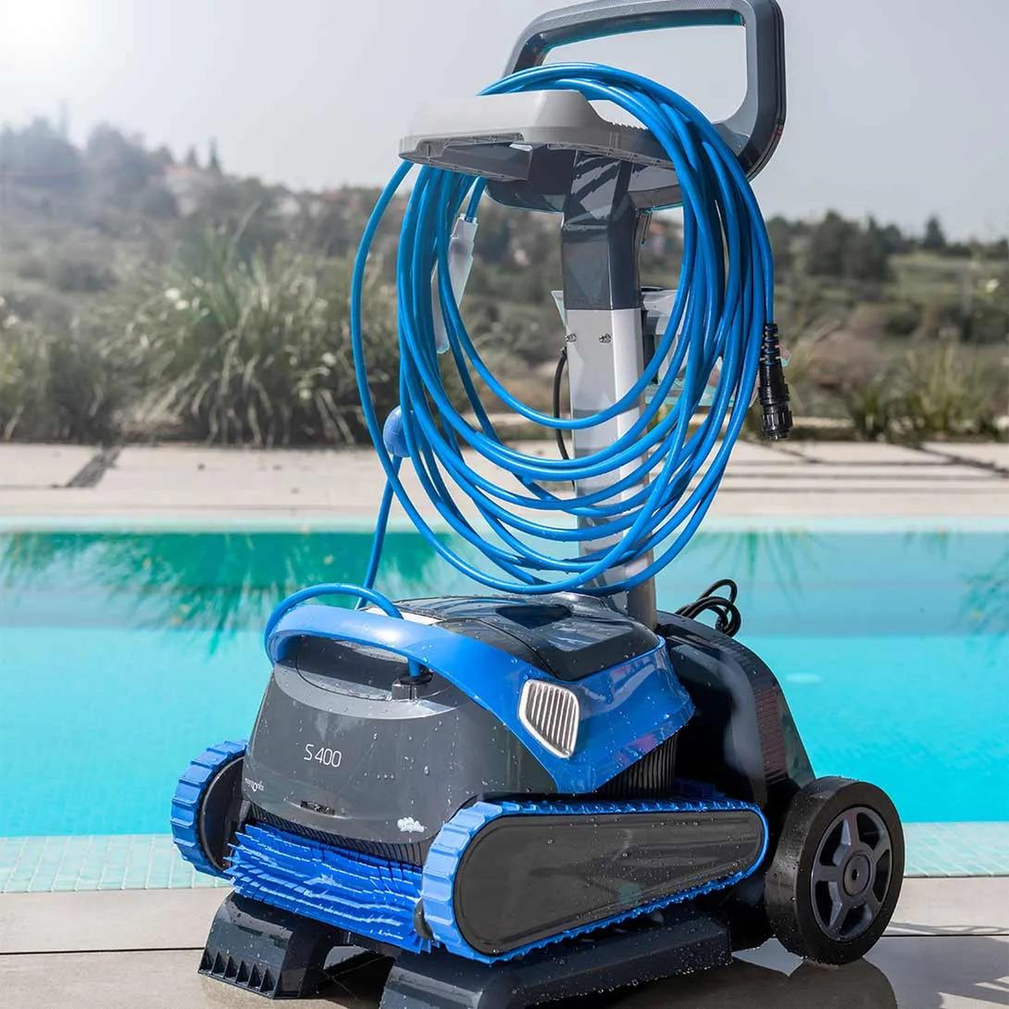 Voir la diapositive 4 : Dolphin Robot electrique de piscine fond, parois et ligne d'eau avec chariot - s400