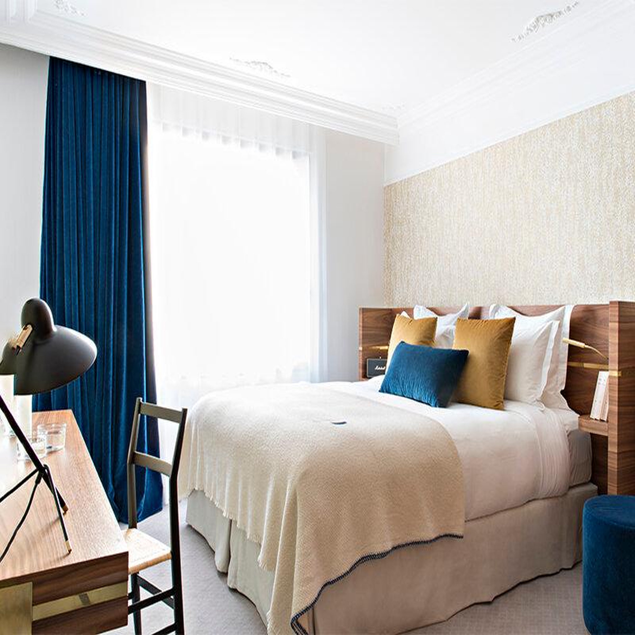 Voir la diapositive 2 : Smartbox 2 jours romantiques en hôtel 5* avec dîner, cocktail et accès à l'espace bien-être à paris - coffret cadeau séjour