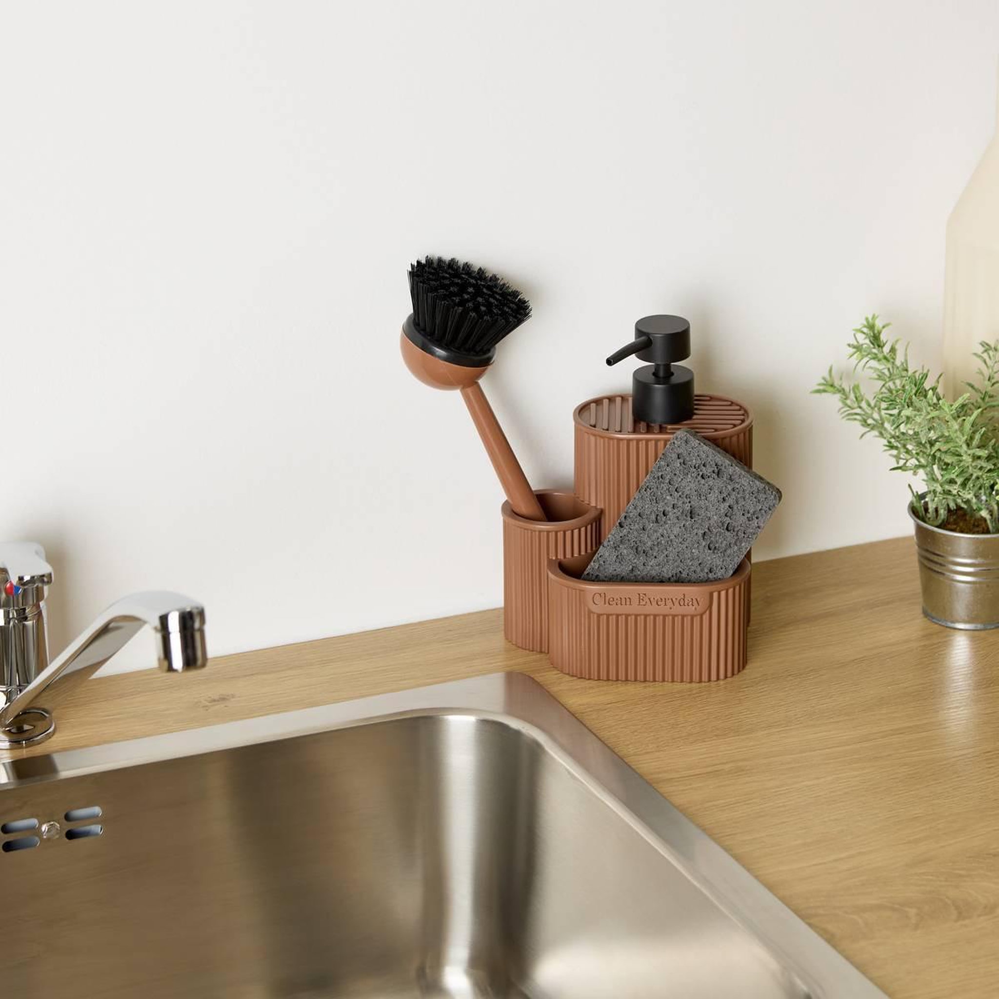 Voir la diapositive 5 : FIVE Set distributeur de savon  terra  17cm marron