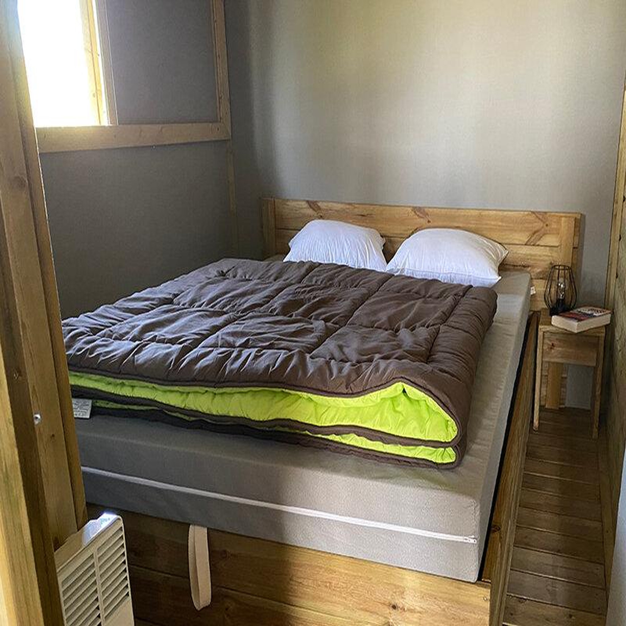 Voir la diapositive 5 : Smartbox Escapade de 3 jours en cabane lodge et bouteille de vin offerte, près de la rochelle - coffret cadeau séjour