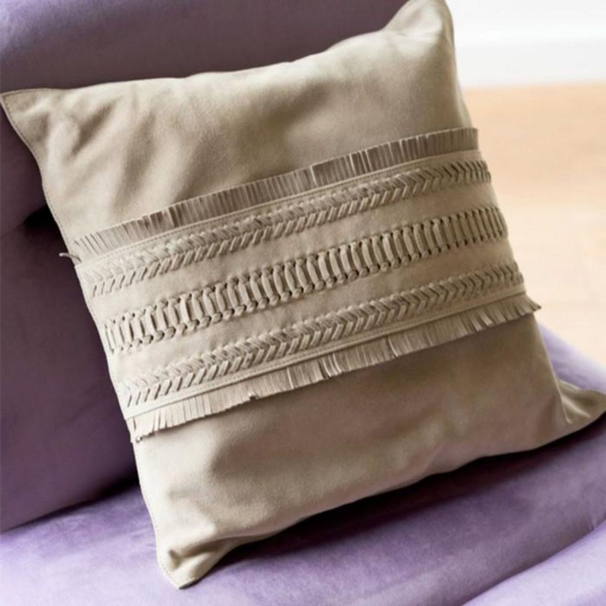 Paris Prix Coussin Déco Carré Cuir  India  45x45cm Gris Clair