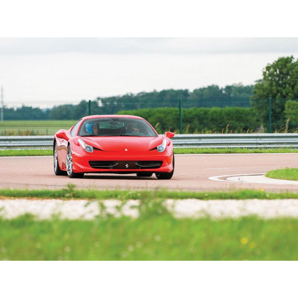 Smartbox Session de pilotage de 6 ou 7 tours de circuit au volant d'une Ferrari - Coffret Cadeau Sport & Aventure